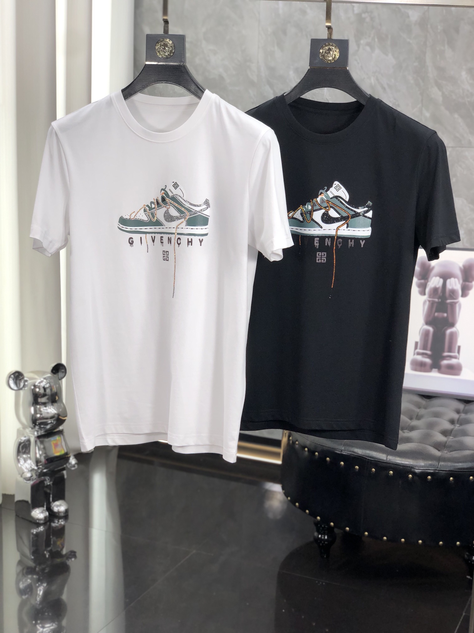 超希少！2024 ジバンシー 新作 半袖Tシャツ スーパーコピー 2色