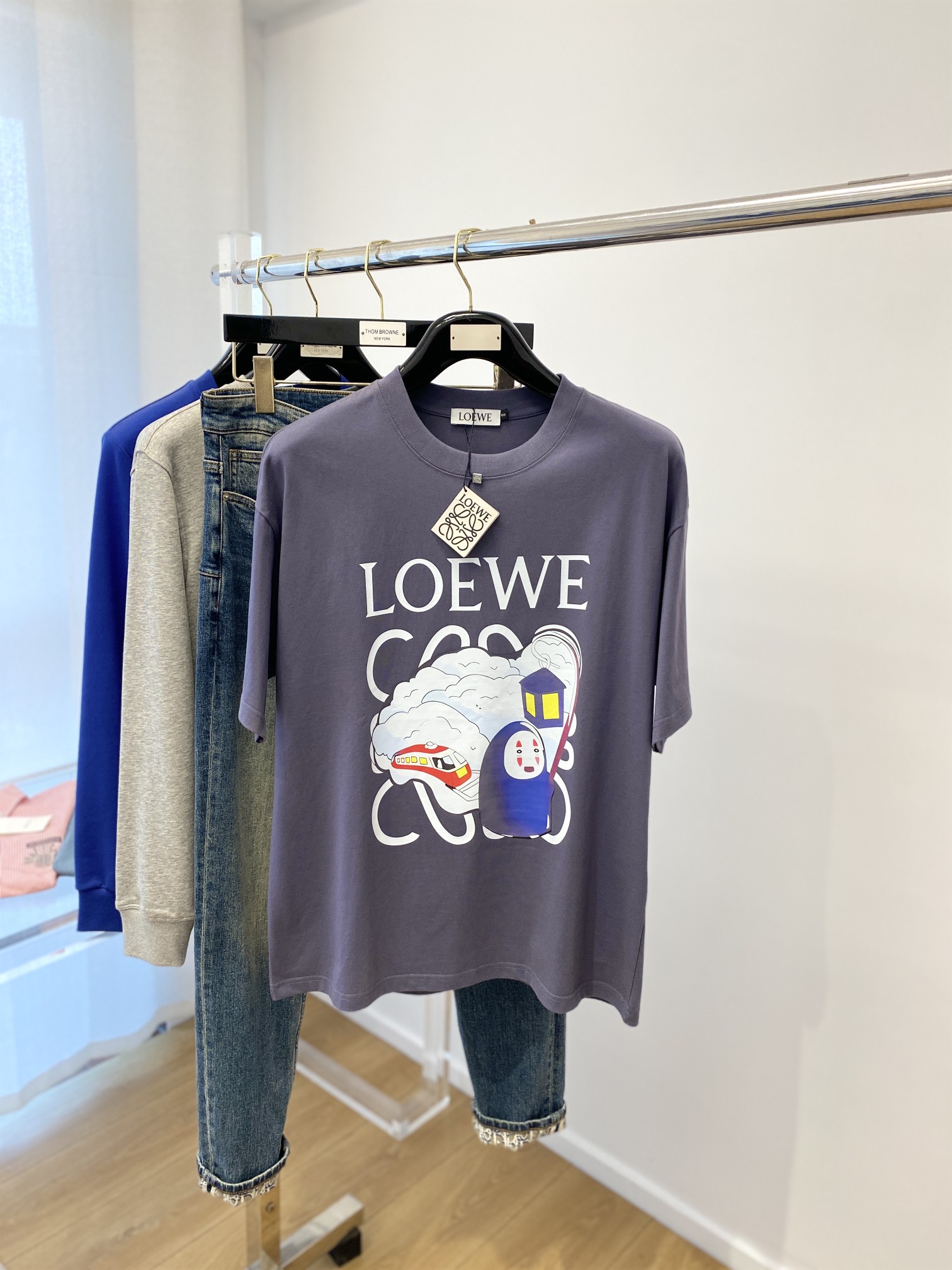 絶対欲しい！2024 ロエベ 新作 半袖Tシャツ コピー