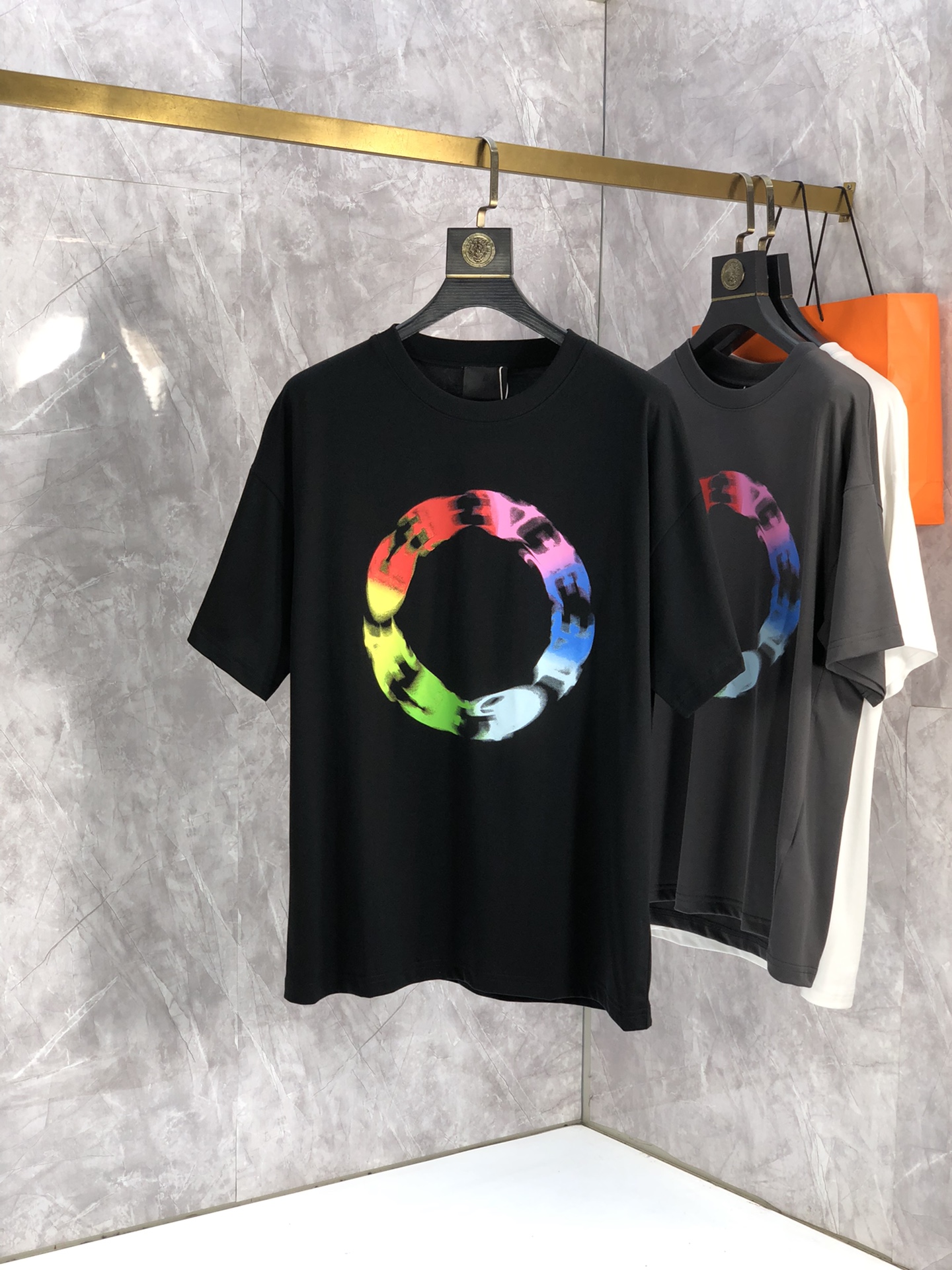 完売必至 2024 ジバンシー 新作 半袖Tシャツ スーパーコピー 3色