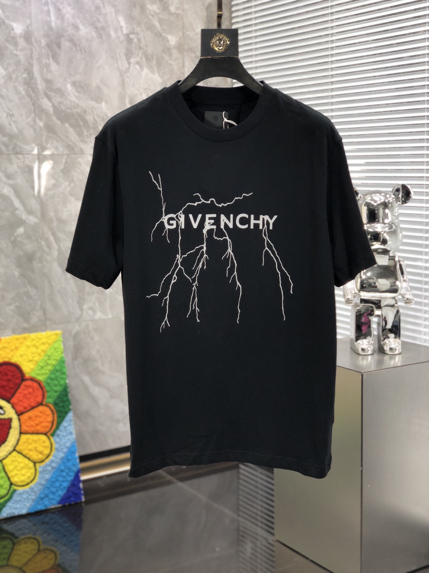 高品質♪♪♪ 2024 ジバンシー 新作 半袖Tシャツ 偽物