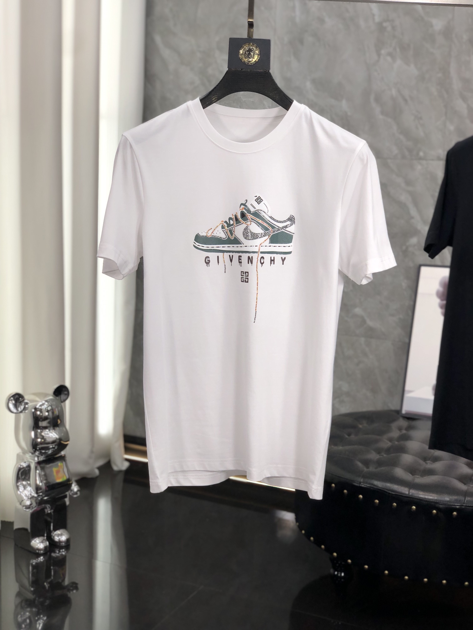 超希少！2024 ジバンシー 新作 半袖Tシャツ スーパーコピー 2色