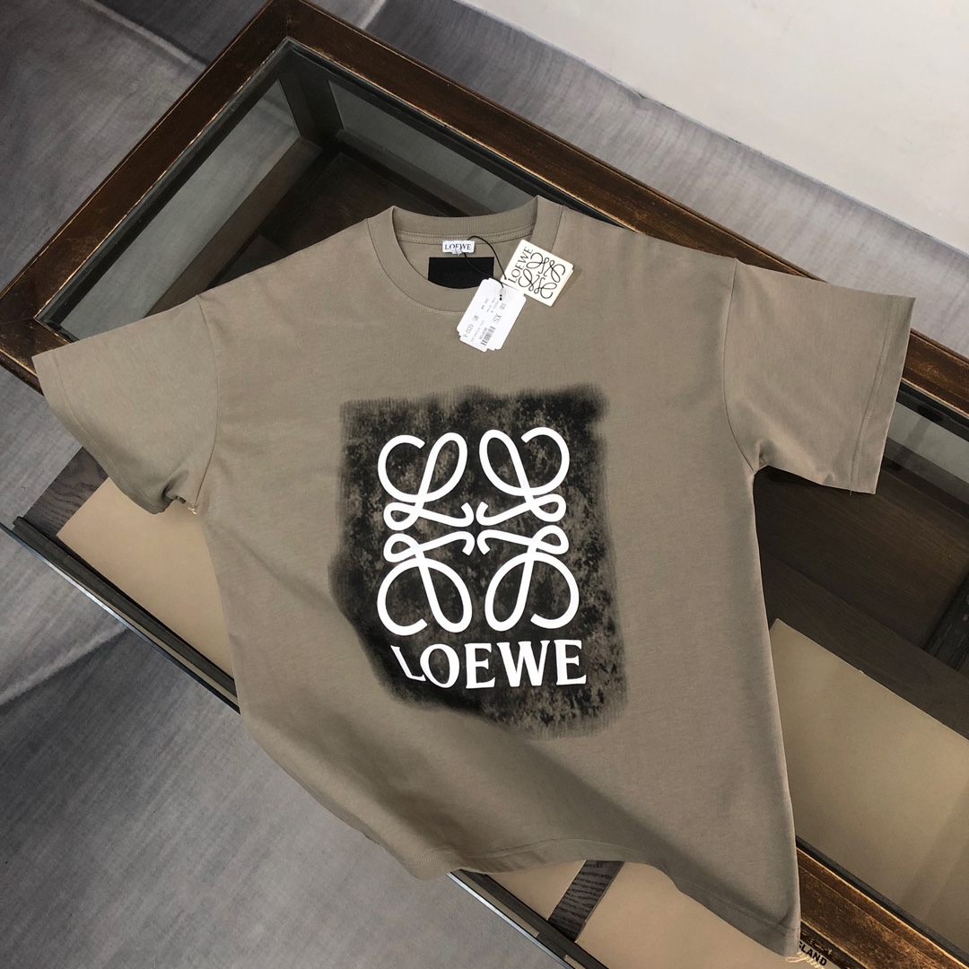 売上総額１位！2024 ロエベ 新作 半袖Tシャツ 偽物