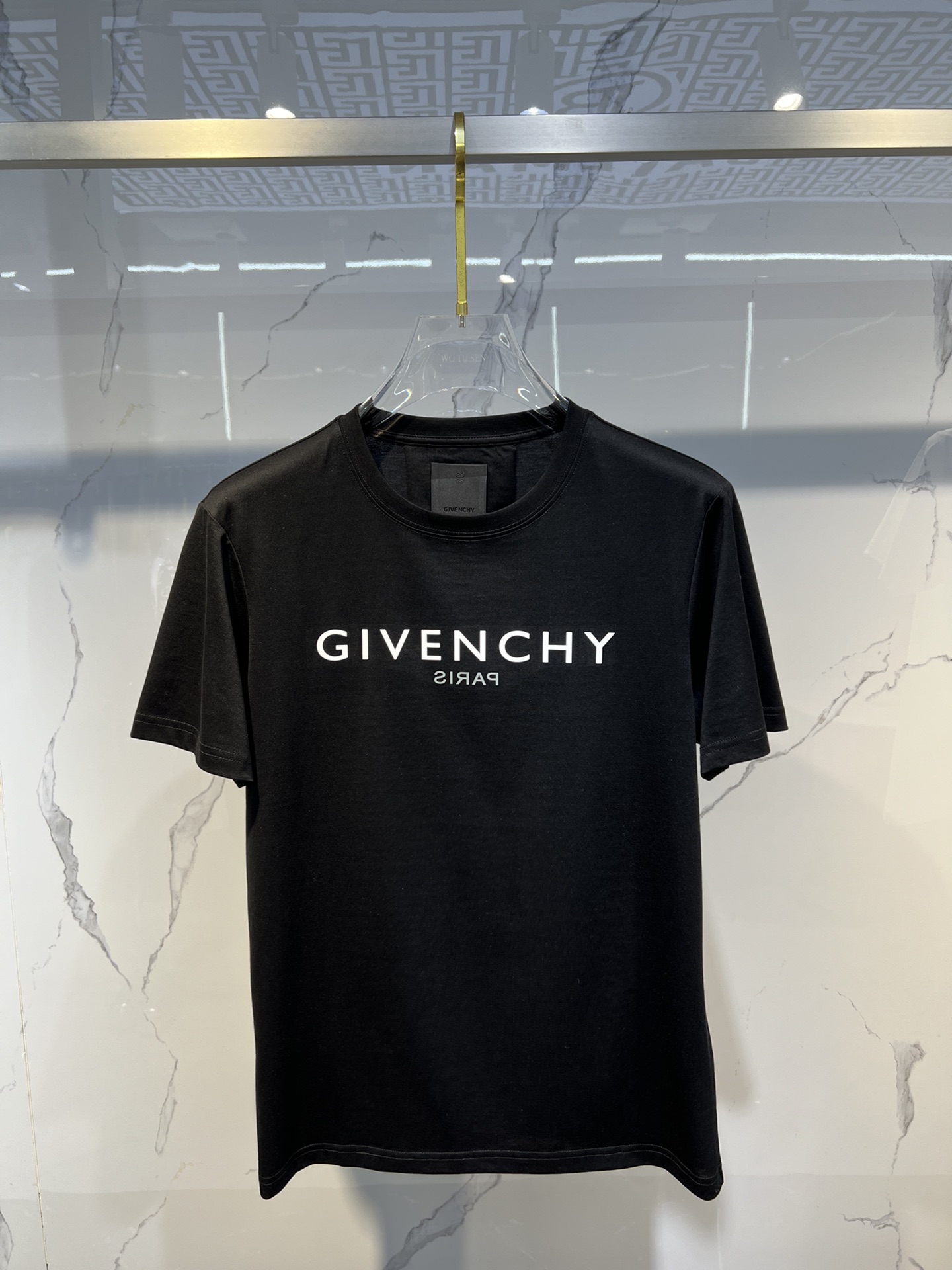 人気爆発☆ 2024 ジバンシー 新作 半袖Tシャツ 偽物