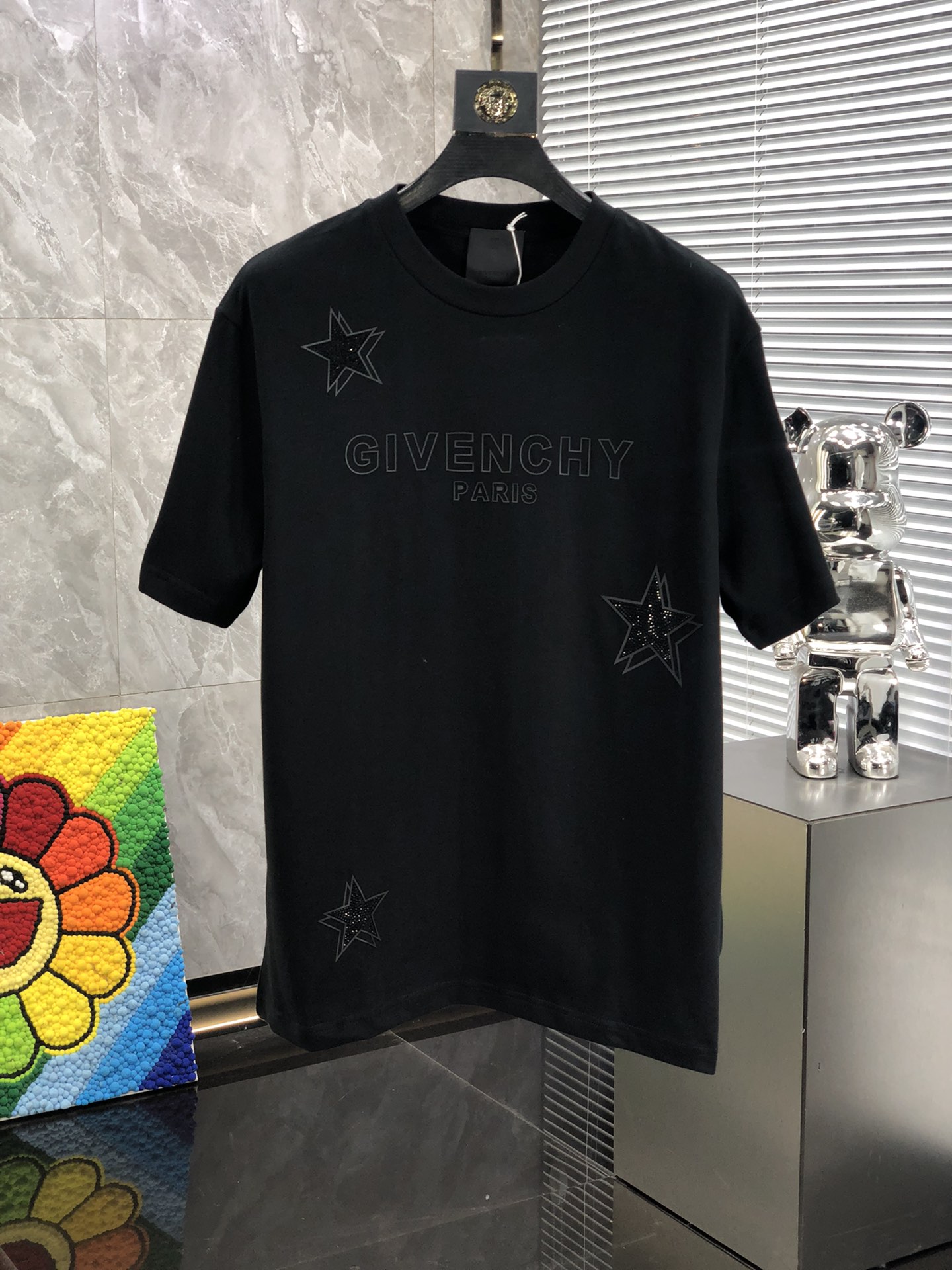 新色登場☆ 2024 ジバンシー 新作 半袖Tシャツ 偽物