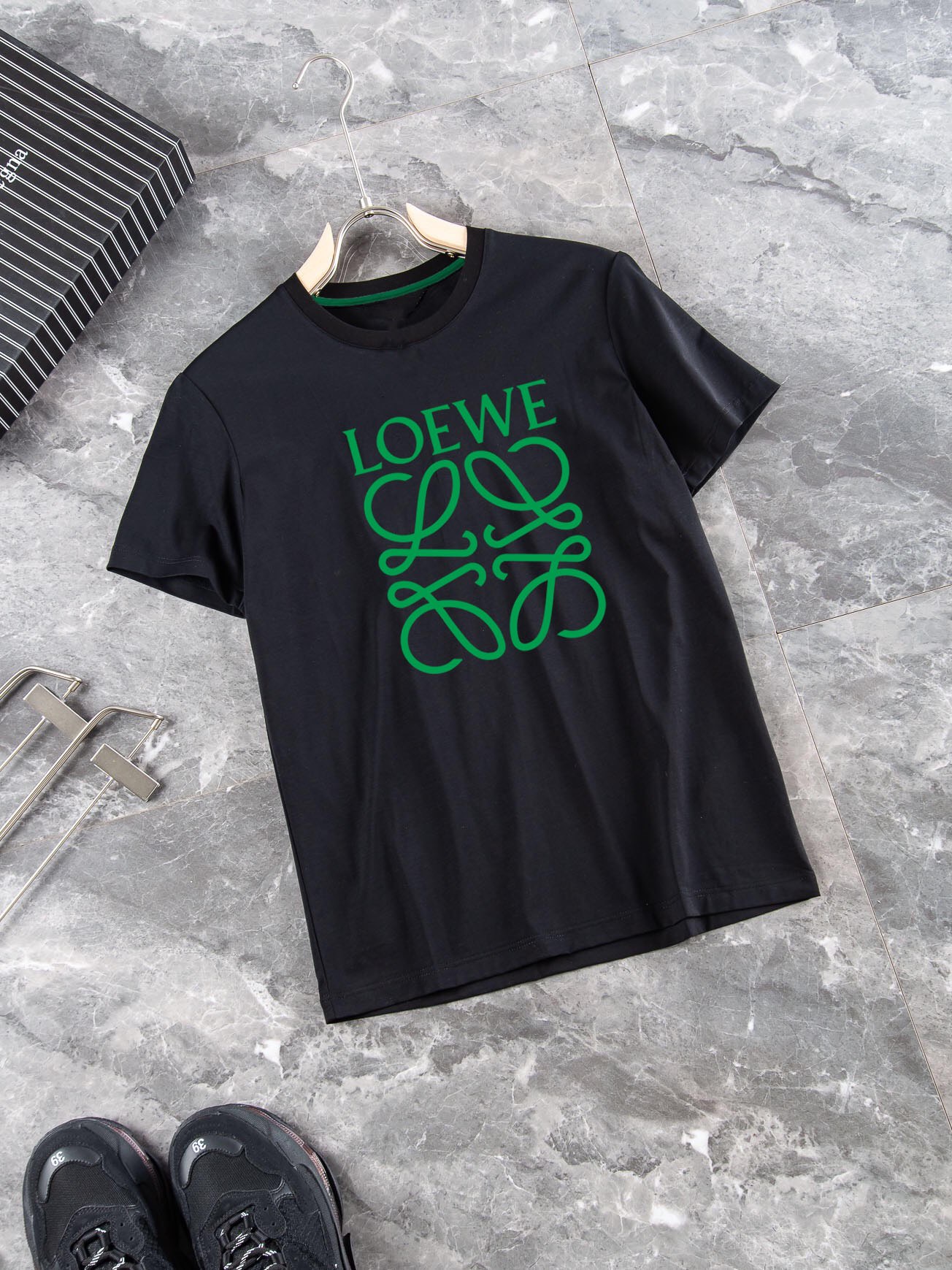 激安価格！2024 ロエベ 新作 半袖Tシャツ コピー 2色