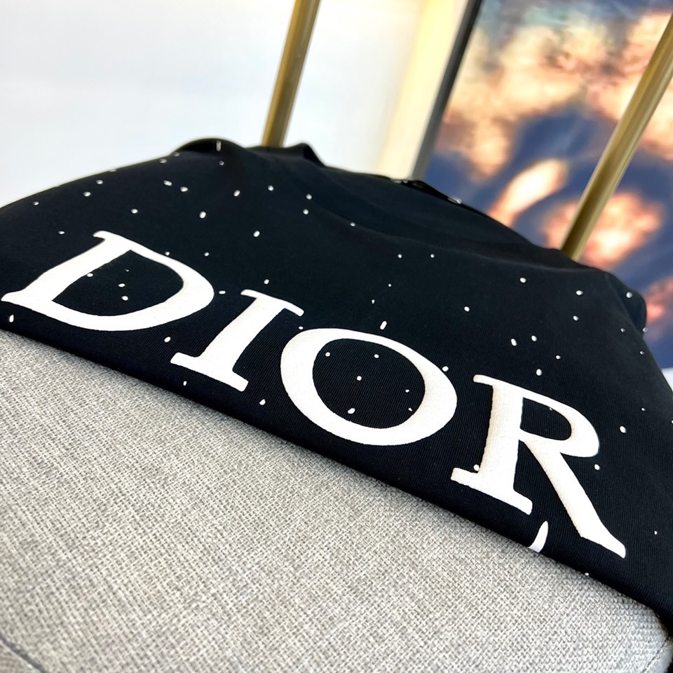 激安価格！2024 ディオール 新作 半袖Tシャツ スーパーコピー
