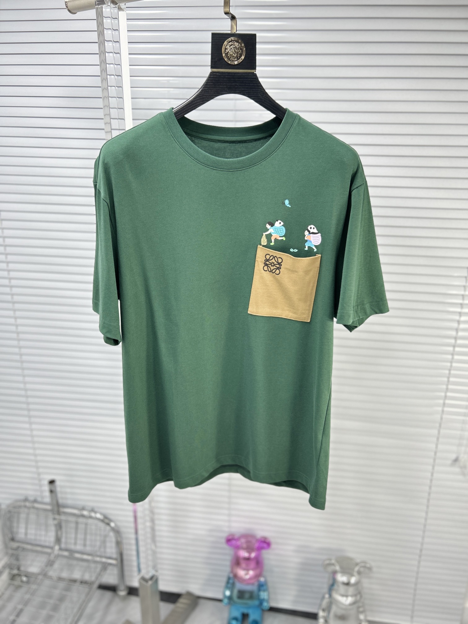 超希少！2024 ロエベ 新作 半袖Tシャツ 偽物