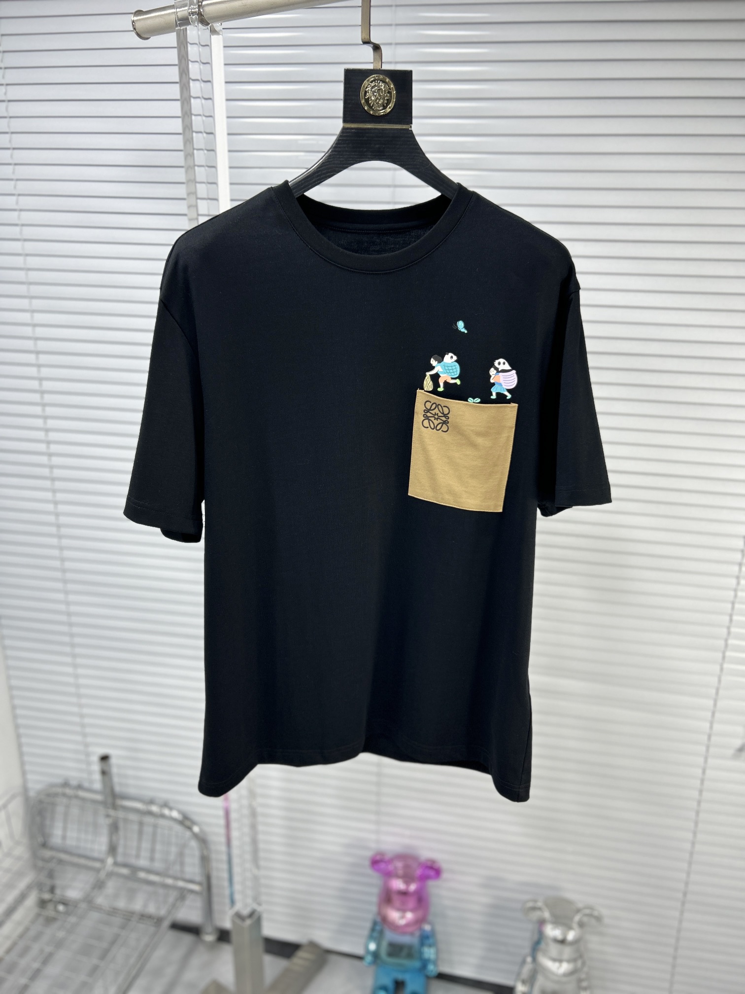 世界中で大人気♪ 2024 ロエベ 新作 半袖Tシャツ コピー