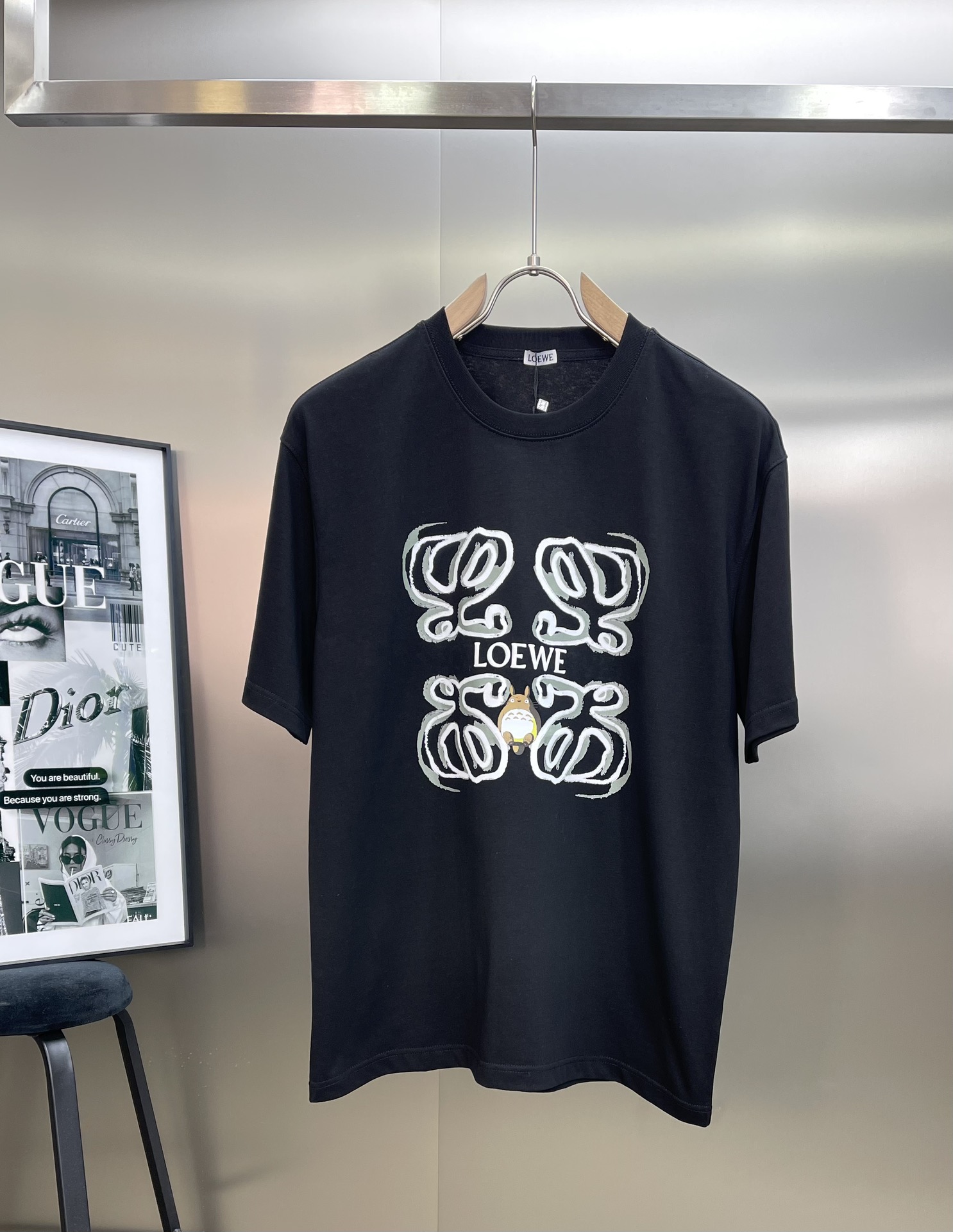 世界中で大人気♪ 2024 ロエベ 新作 半袖Tシャツ コピー