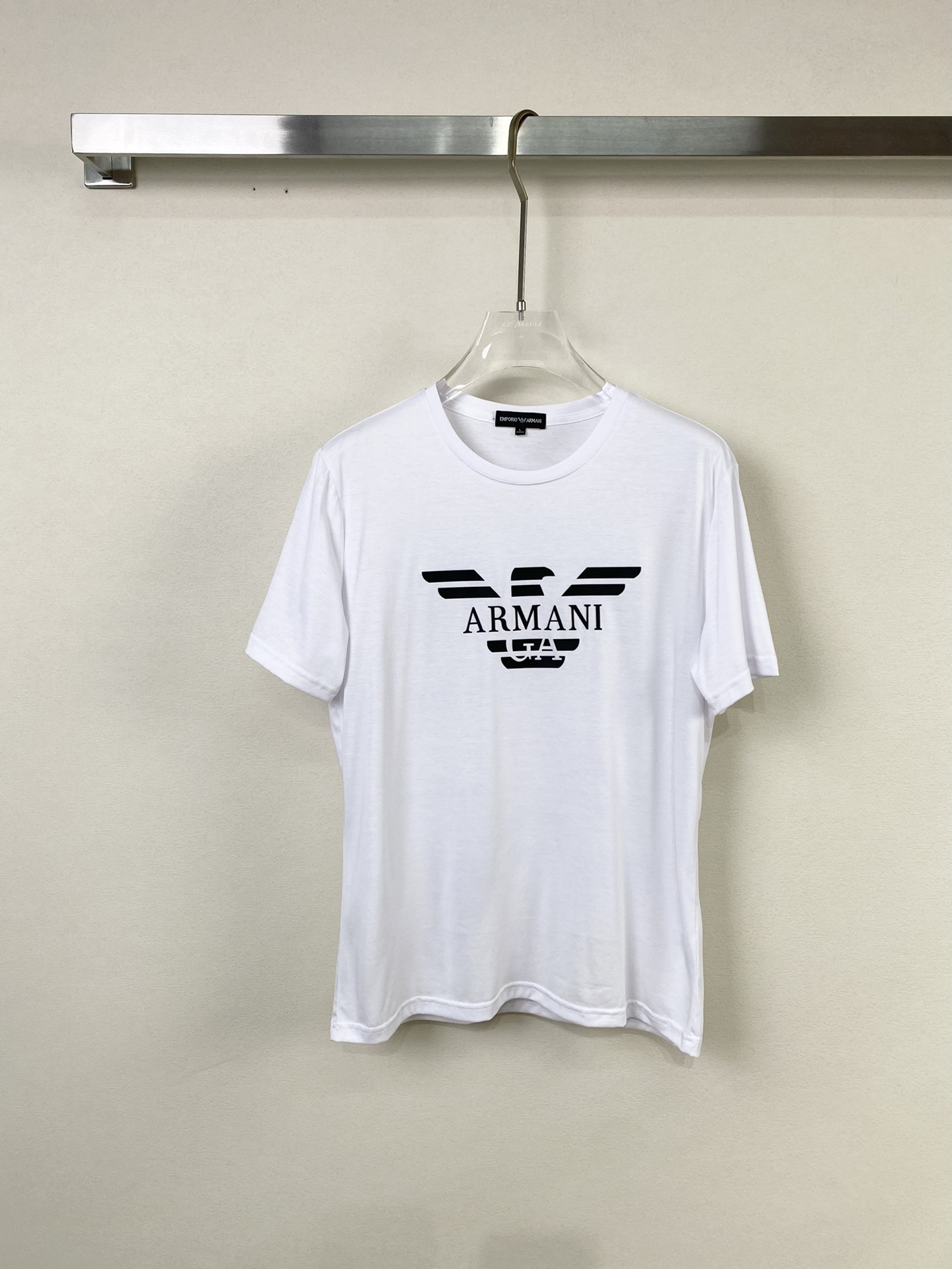 目を惹くカラー 2024 ジョルジオアルマーニ 新作 半袖Tシャツ スーパーコピー 5色