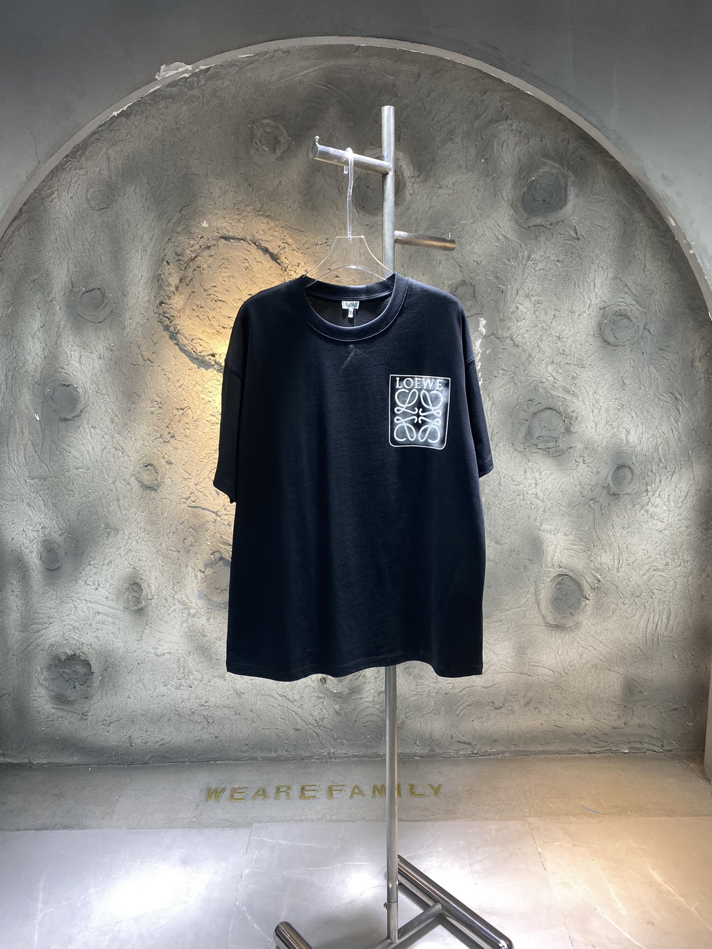 人気急上昇新作 2024 ロエベ 新作 半袖Tシャツ スーパーコピー