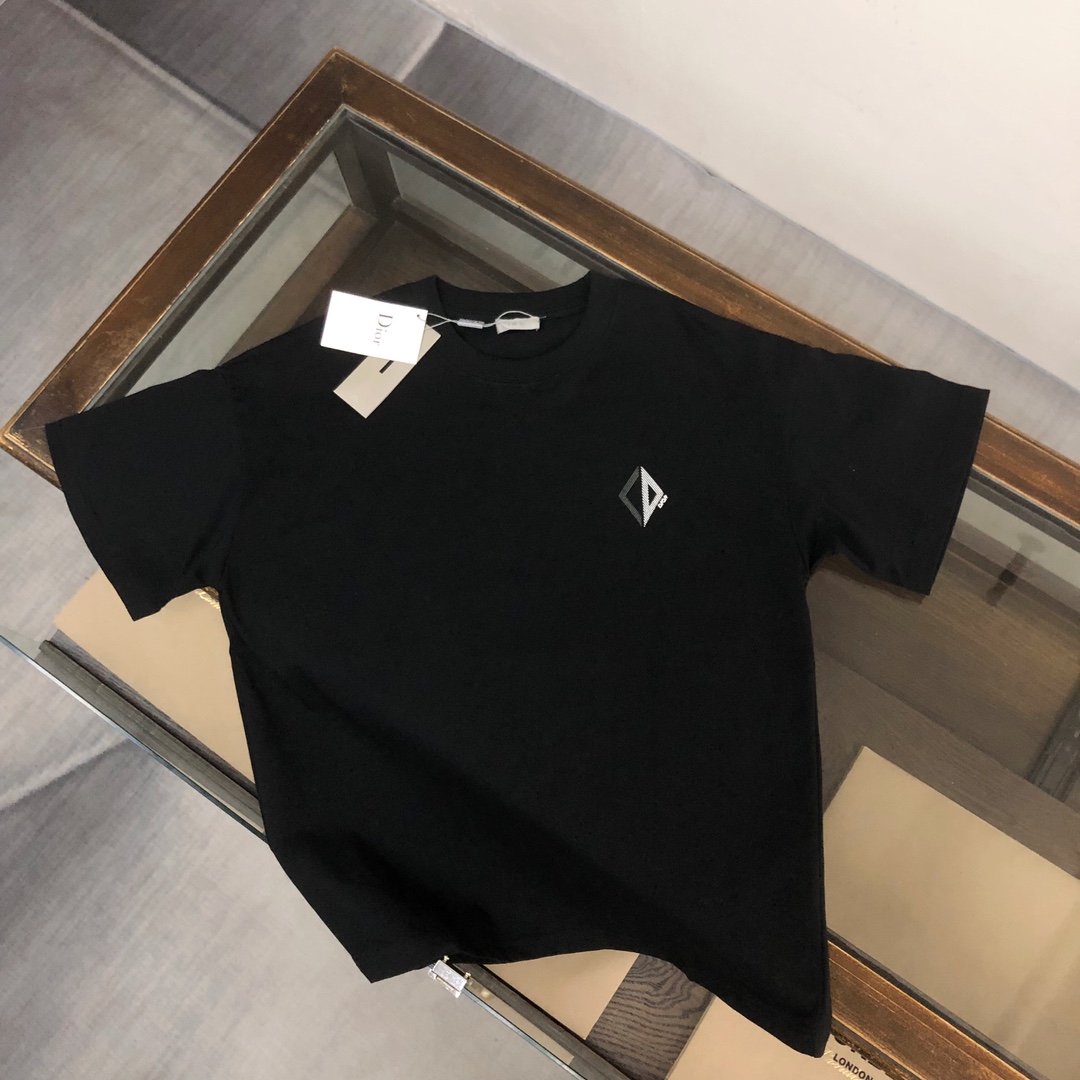 新色登場☆ 2024 ディオール 新作 半袖Tシャツ 偽物