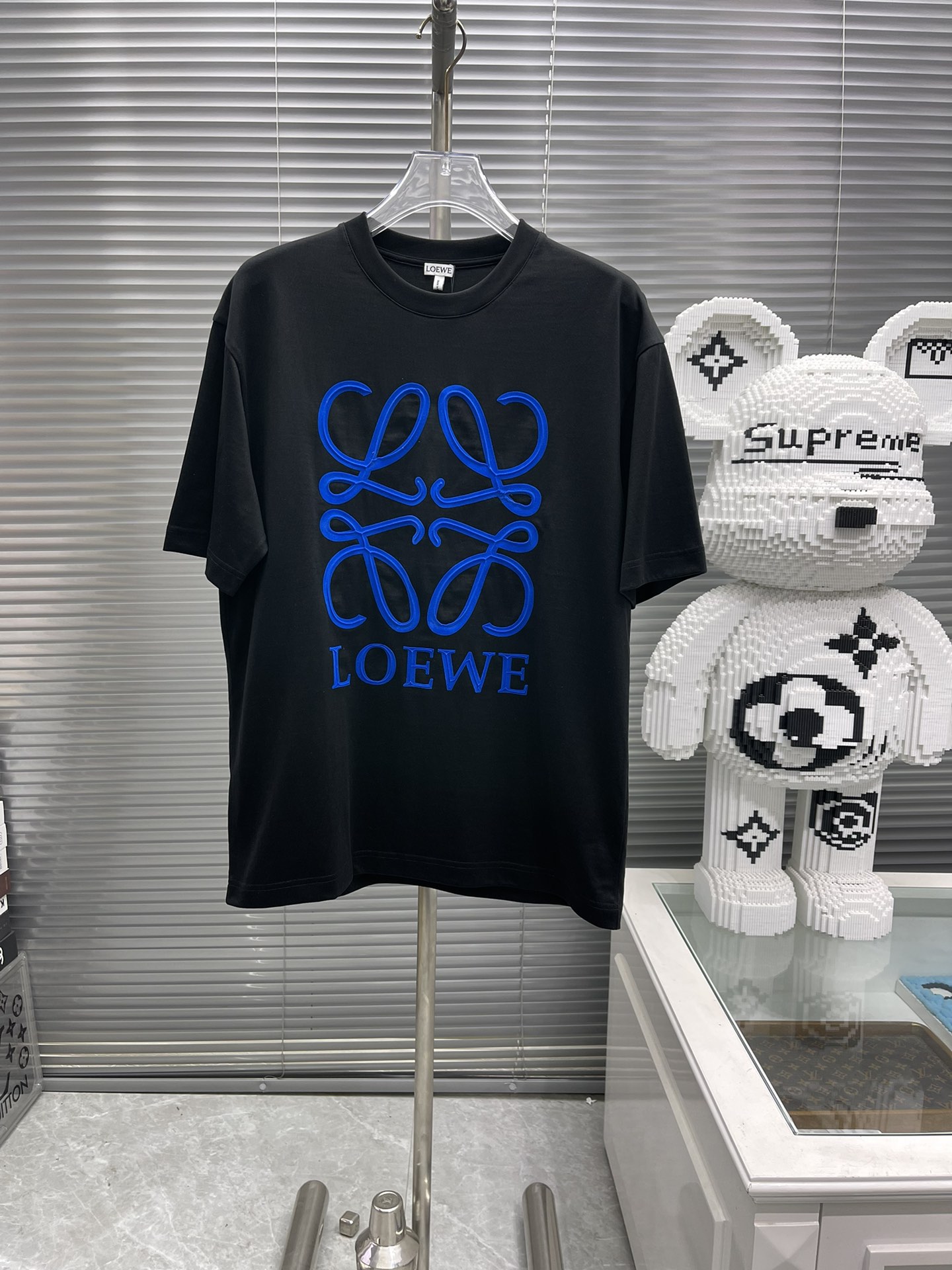 累積売上総額第１位！2024 ロエベ 新作 半袖Tシャツ コピー 2色
