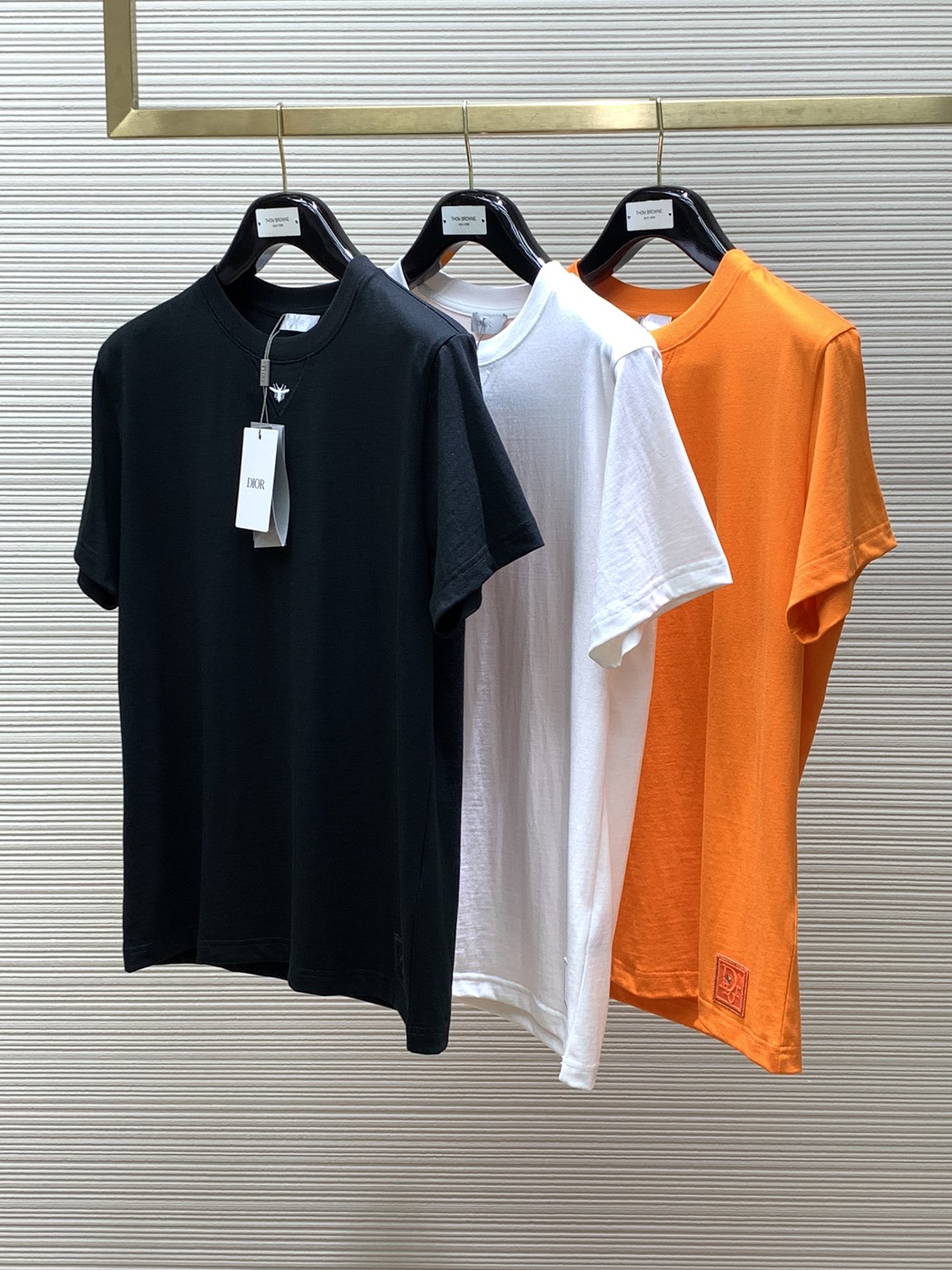 超希少！2024 ディオール 新作 半袖Tシャツ 偽物