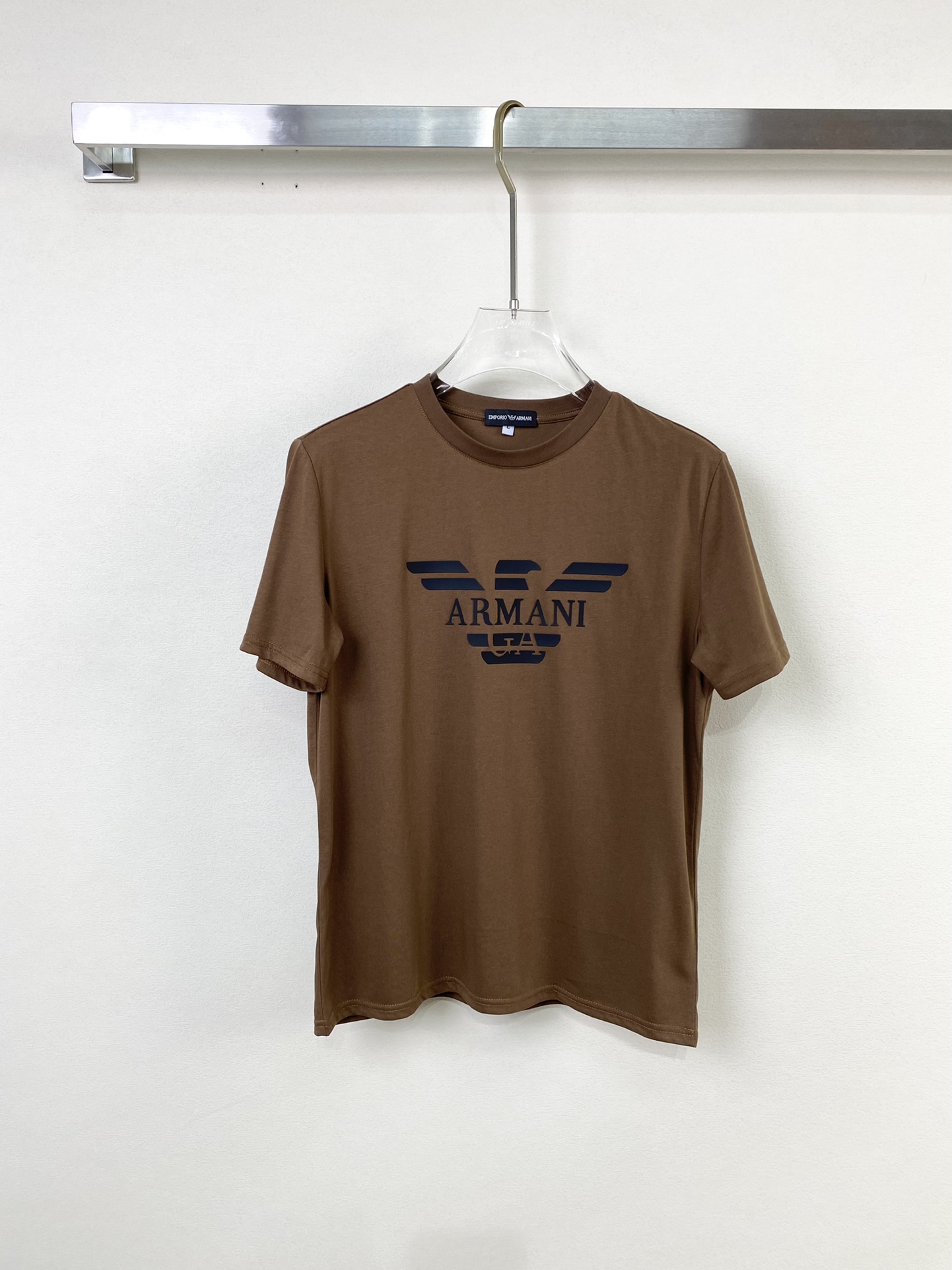 目を惹くカラー 2024 ジョルジオアルマーニ 新作 半袖Tシャツ スーパーコピー 5色