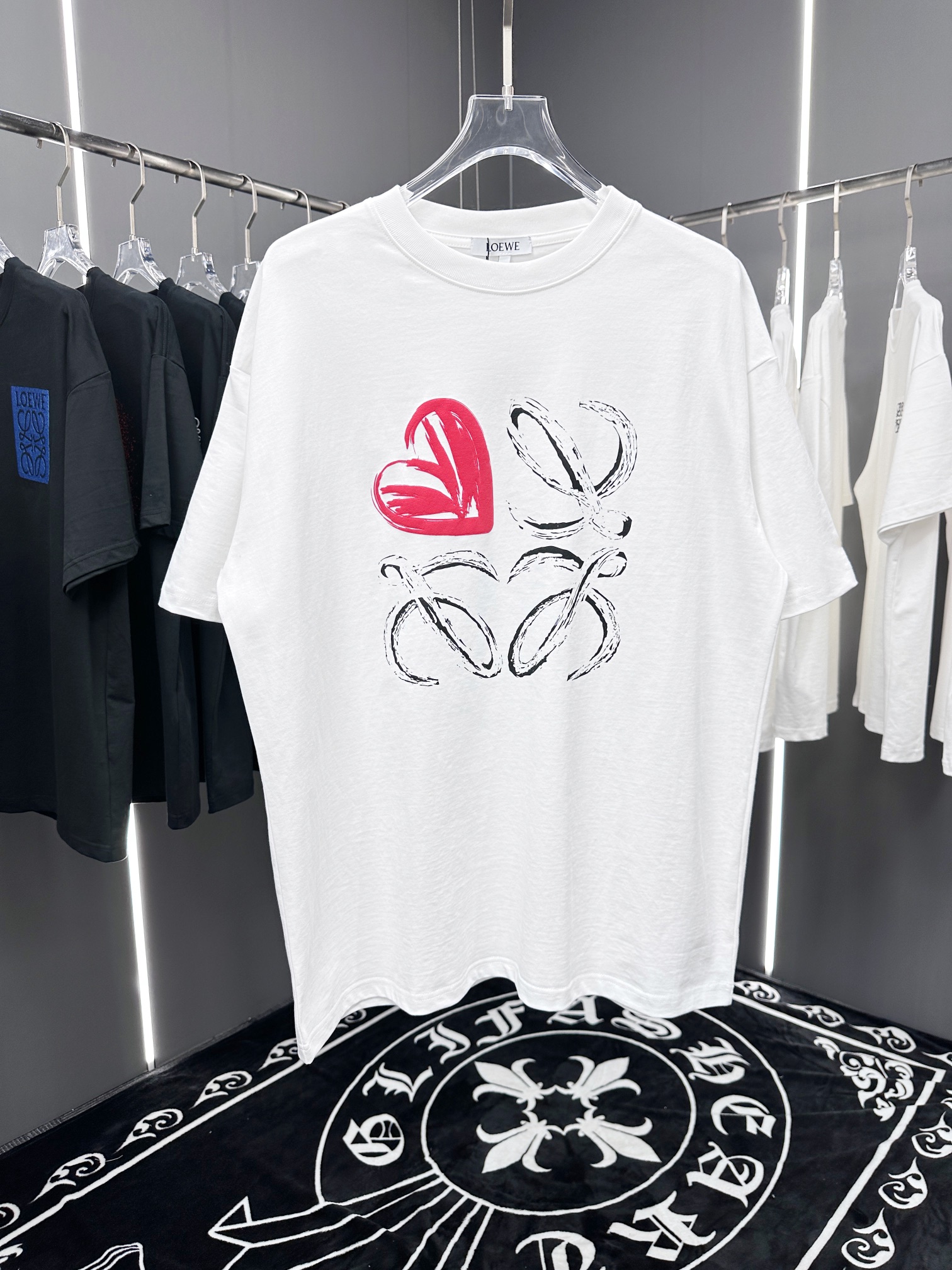 完売必至 ★ 2024 ロエベ 新作 半袖Tシャツ スーパーコピー