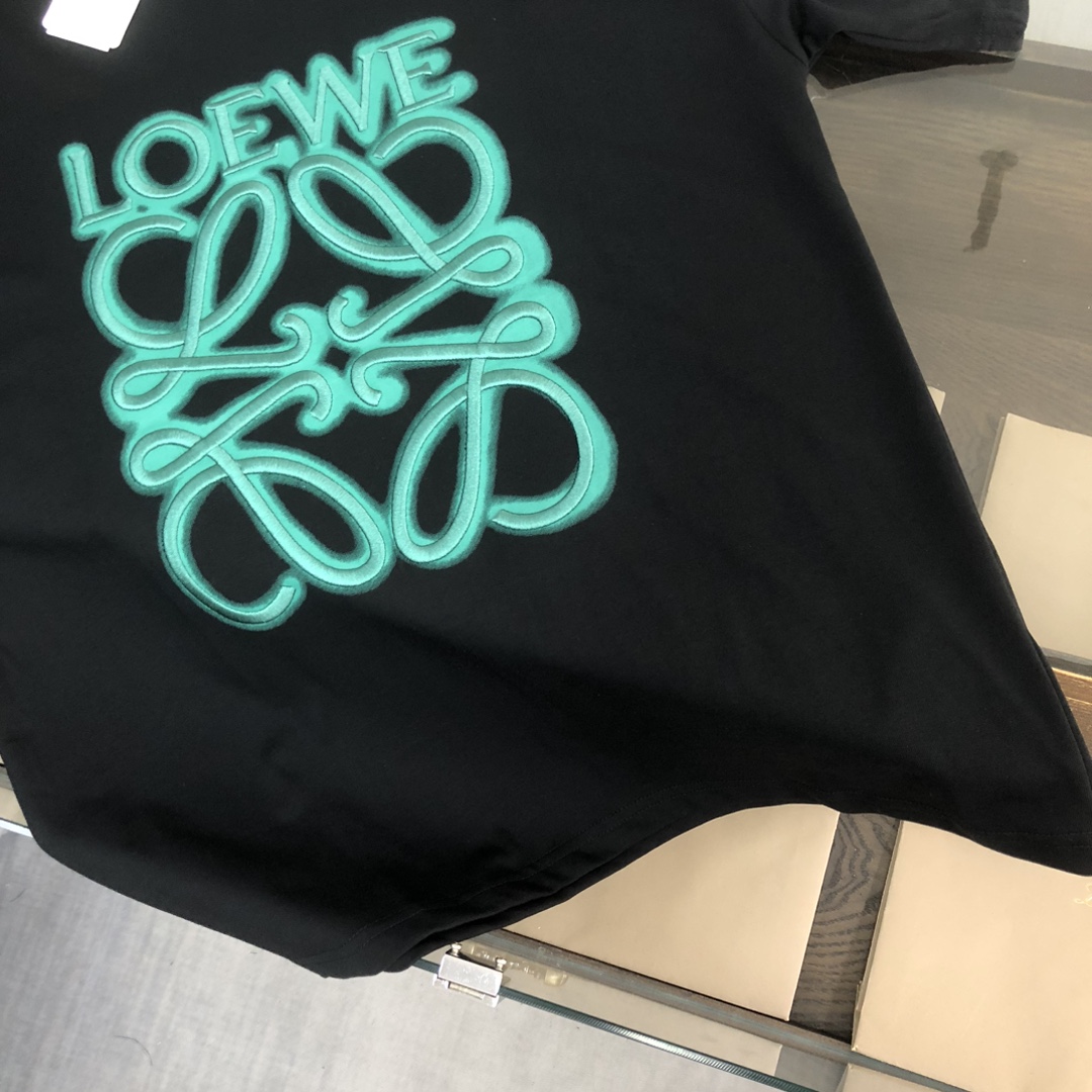 世界中で大人気♪ 2024 ロエベ 新作 半袖Tシャツ スーパーコピー