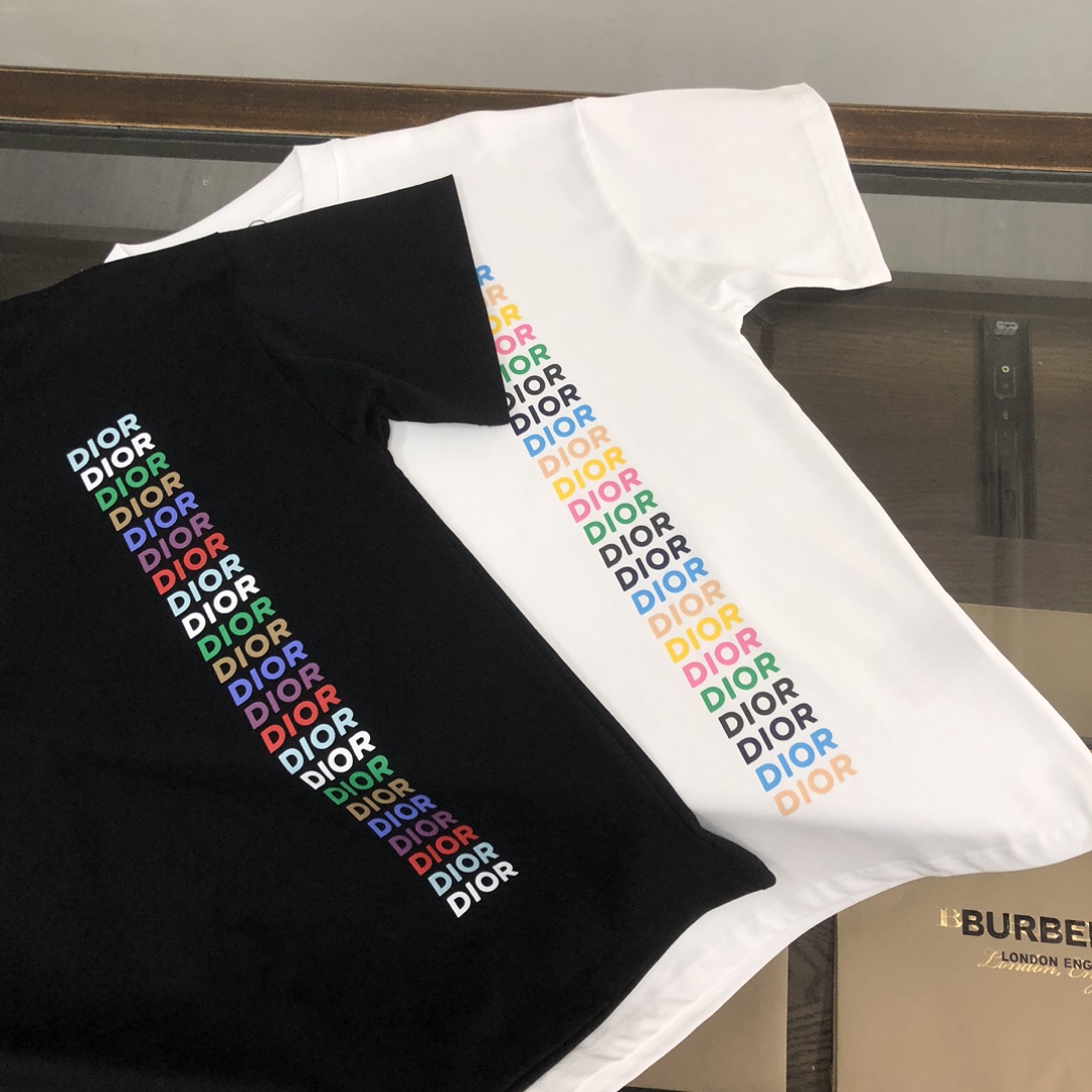 入手困難品！2024 ディオール 新作 半袖Tシャツ コピー