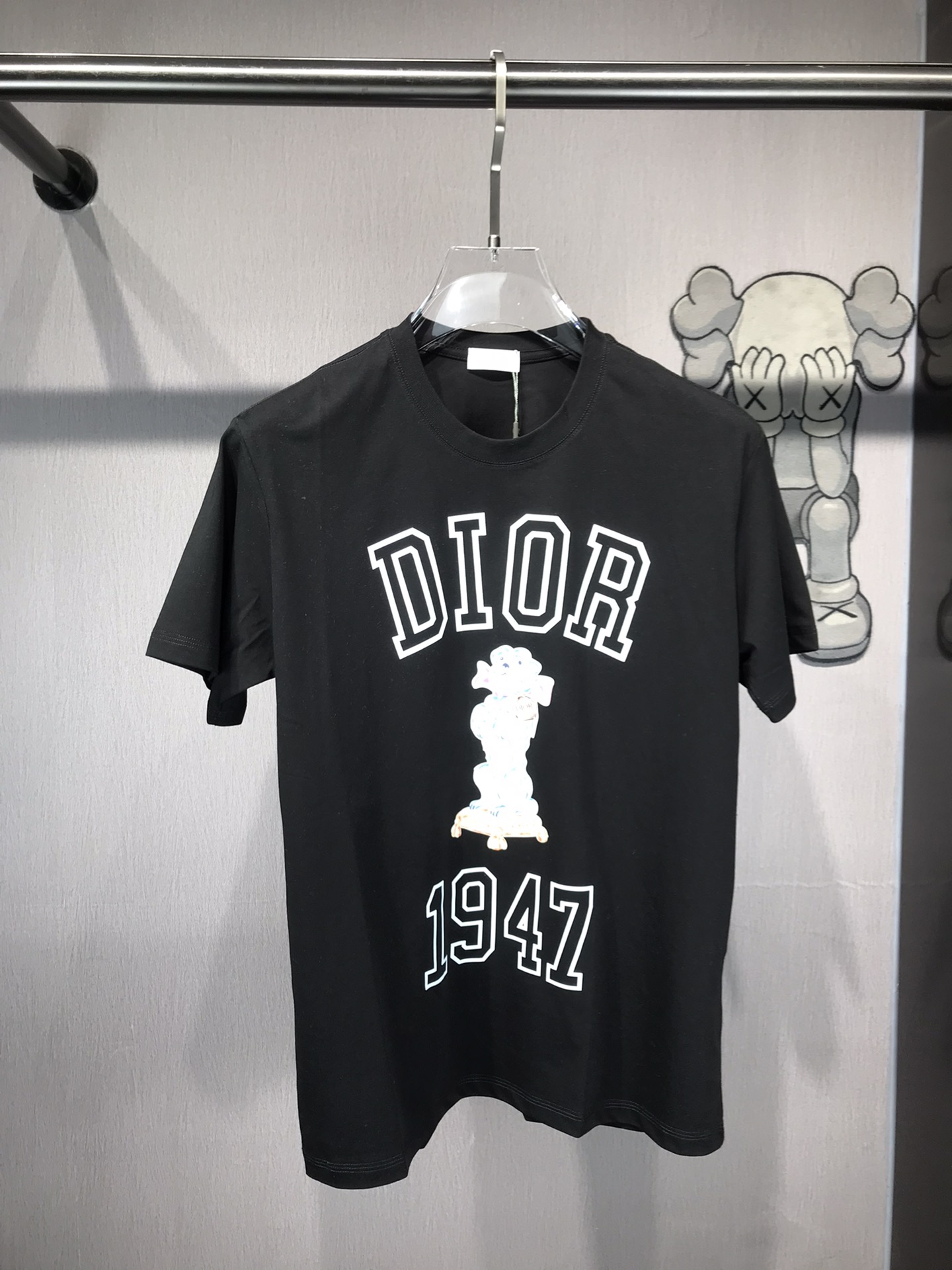 注目アイテム♡ 2024 ディオール 新作 半袖Tシャツ 偽物