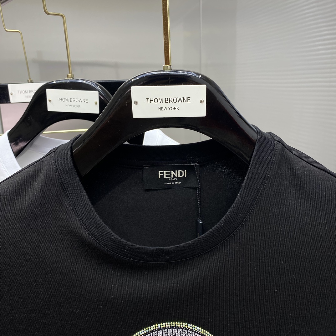 完売前に！2024 フェンディ 新作 半袖Tシャツ スーパーコピー