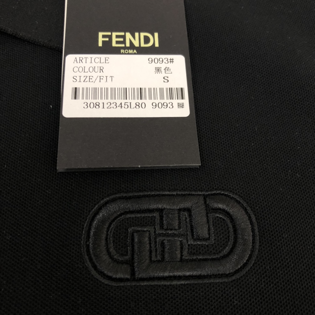新色登場☆ 2024 フェンディ 新作 半袖Tシャツ コピー