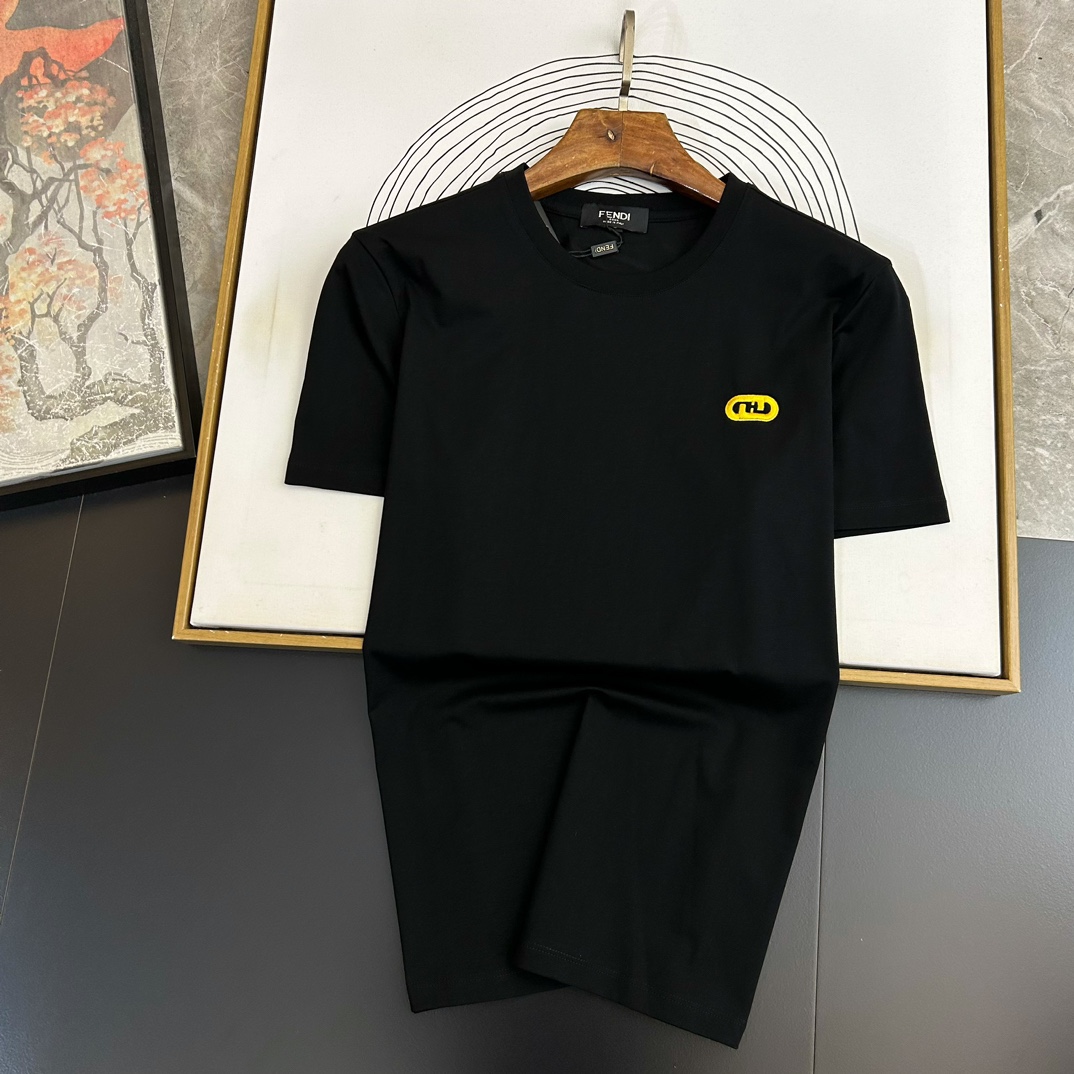 定番人気！2024 フェンディ 新作 半袖Tシャツ 偽物 2色