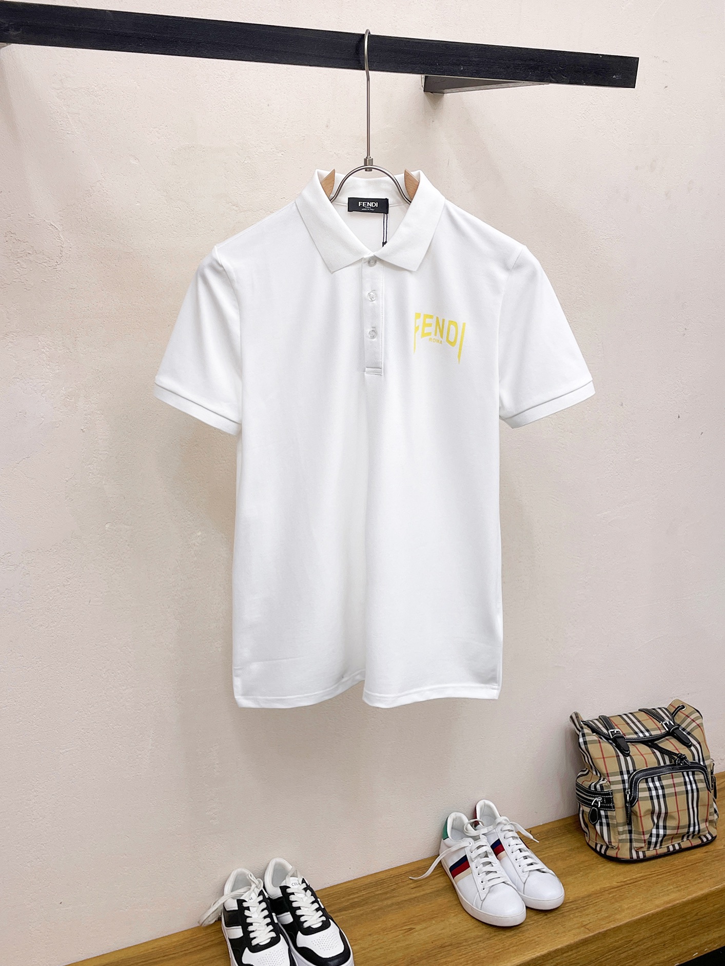 注目度抜群！2024 フェンディ 新作 半袖Tシャツ スーパーコピー