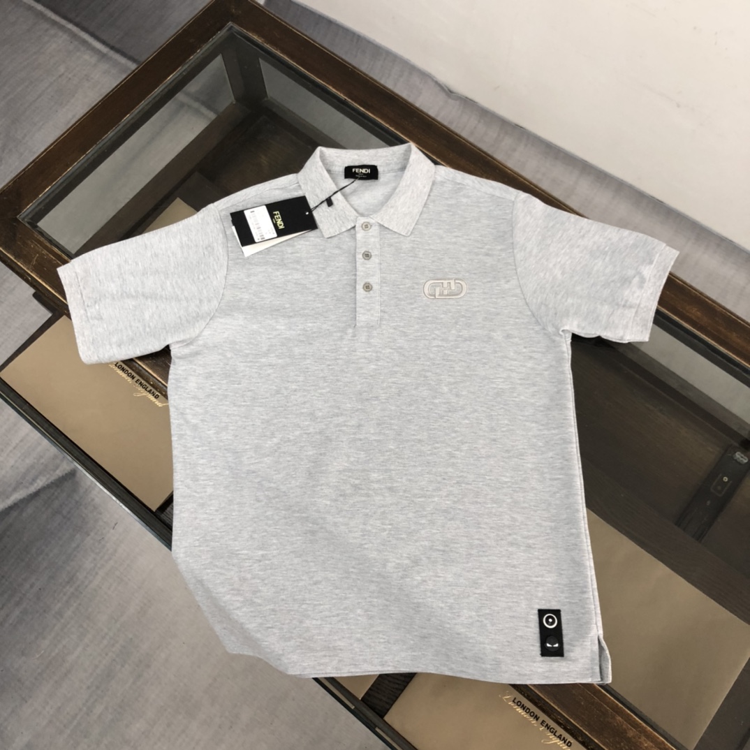 高品質♪♪♪ 2024 フェンディ 新作 半袖Tシャツ 偽物