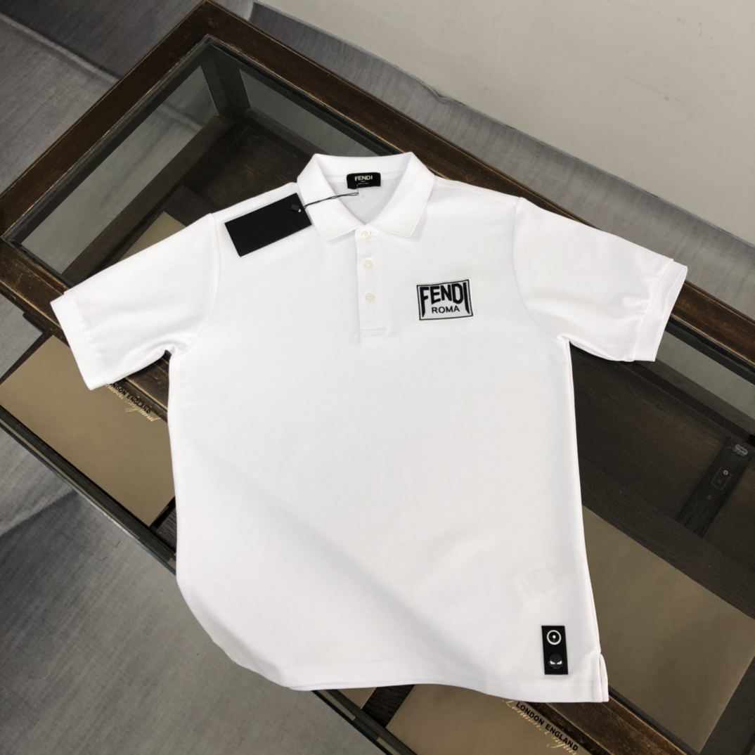 入手困難品！2024 フェンディ 新作 半袖Tシャツ 偽物