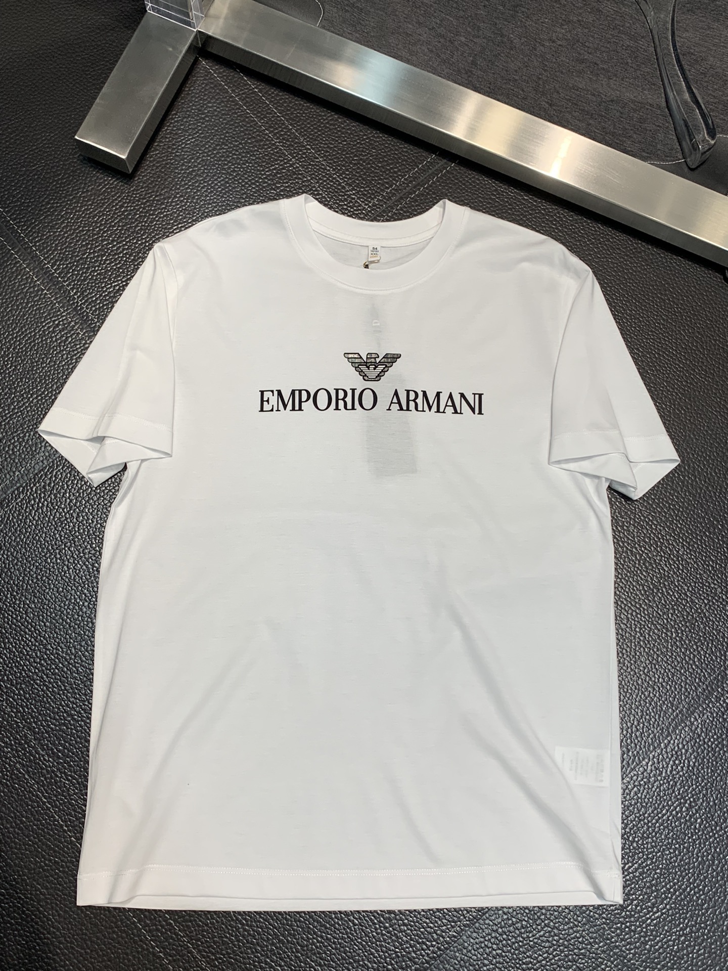 希少♪限定 2024 ジョルジオアルマーニ 新作 半袖Tシャツ コピー