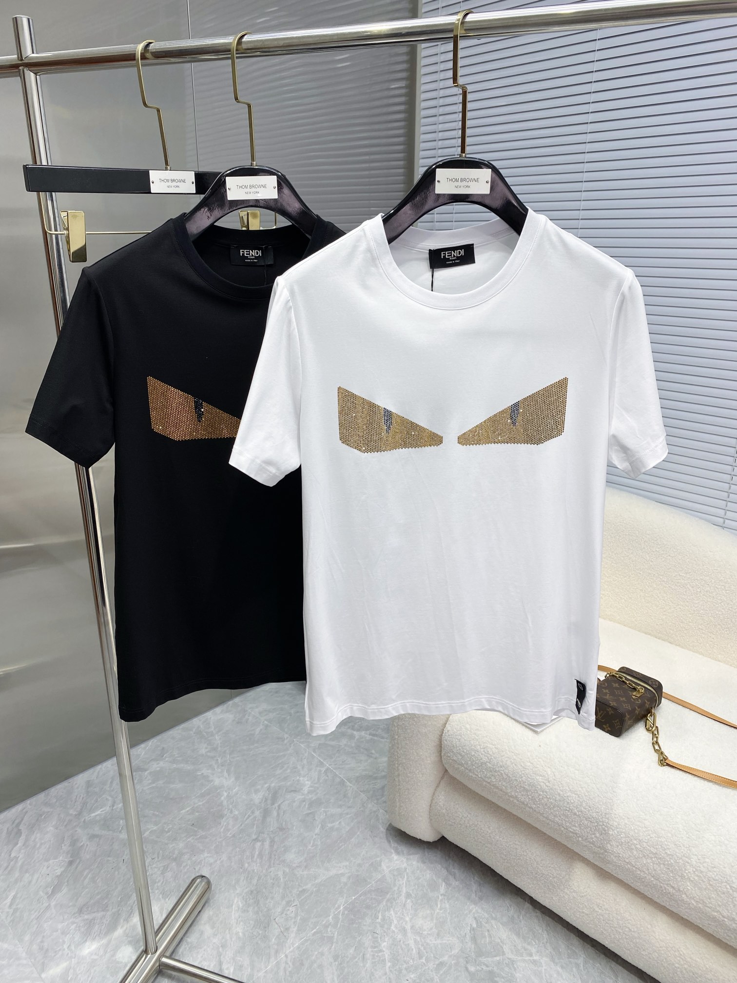 【即発】★ 2024 フェンディ 新作 半袖Tシャツ コピー 2色