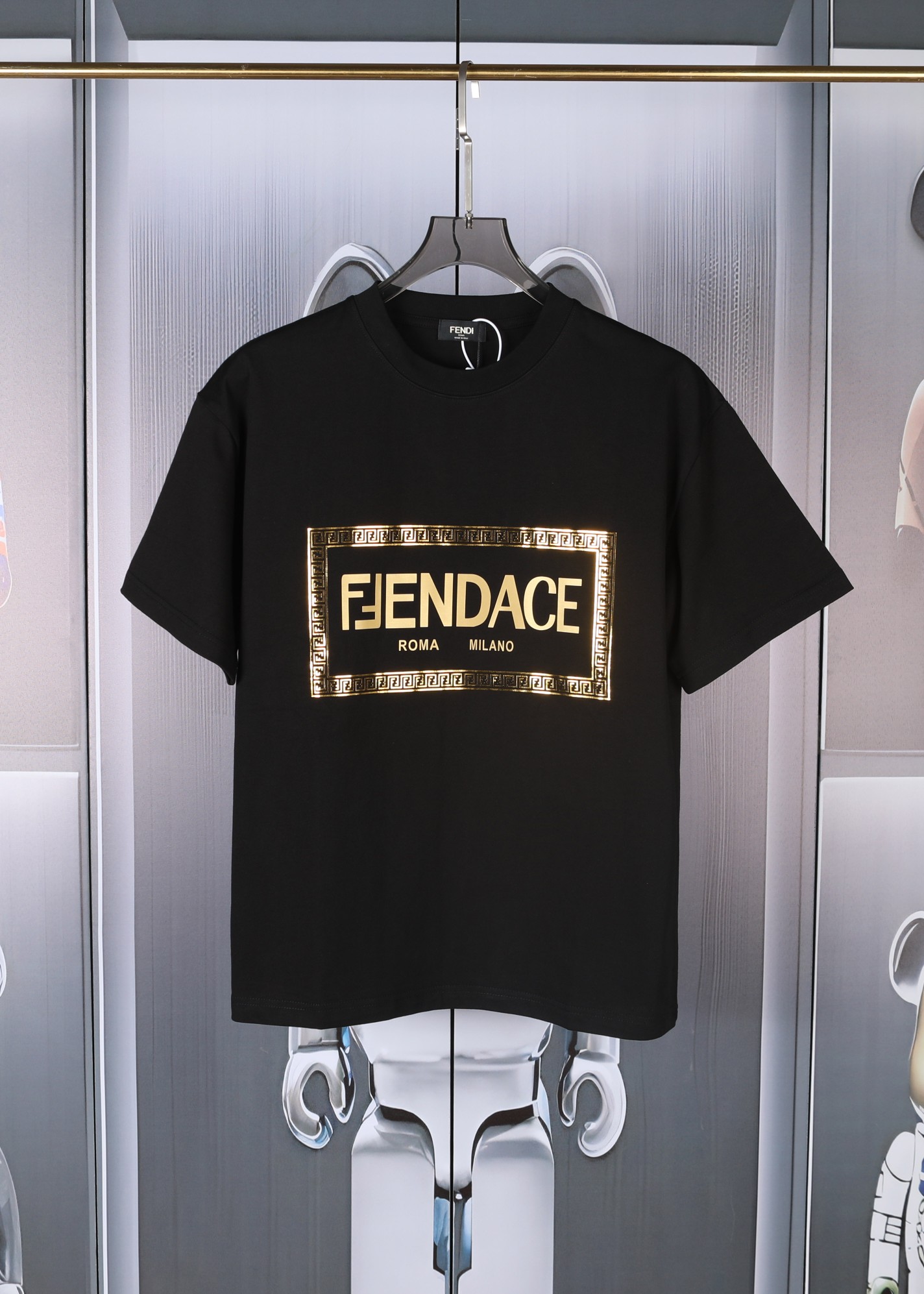 絶対欲しい！2024 フェンディ 新作 半袖Tシャツ コピー