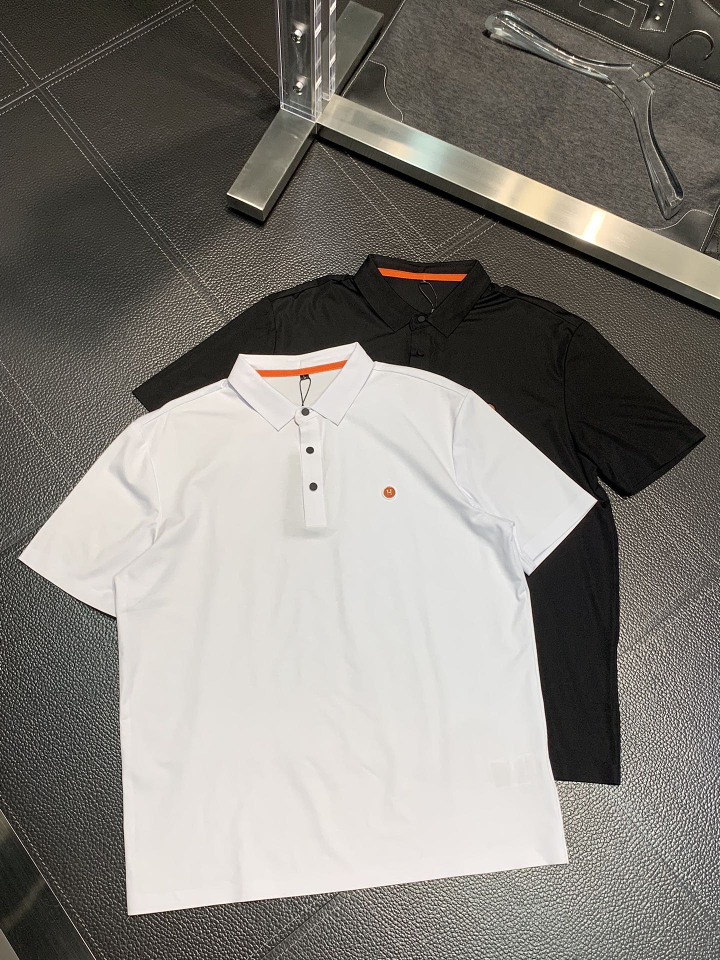 ★日本!!人気！2024 エルメス 新作 半袖Tシャツ コピー 2色