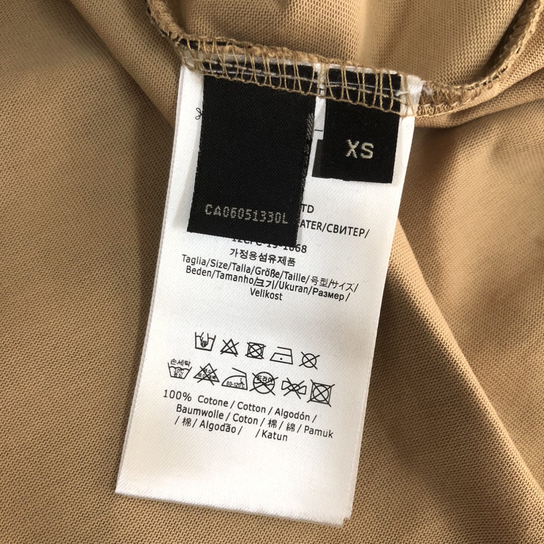 新色登場☆ 2024 フェンディ 新作 半袖Tシャツ 偽物