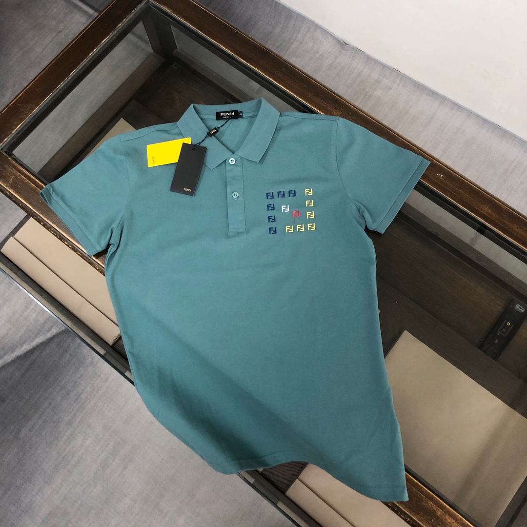 使い勝手良 2024 フェンディ 新作 半袖Tシャツ 偽物