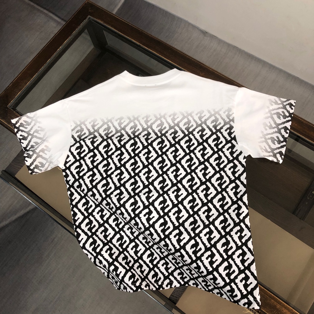 入手困難品！2024 フェンディ 新作 半袖Tシャツ スーパーコピー