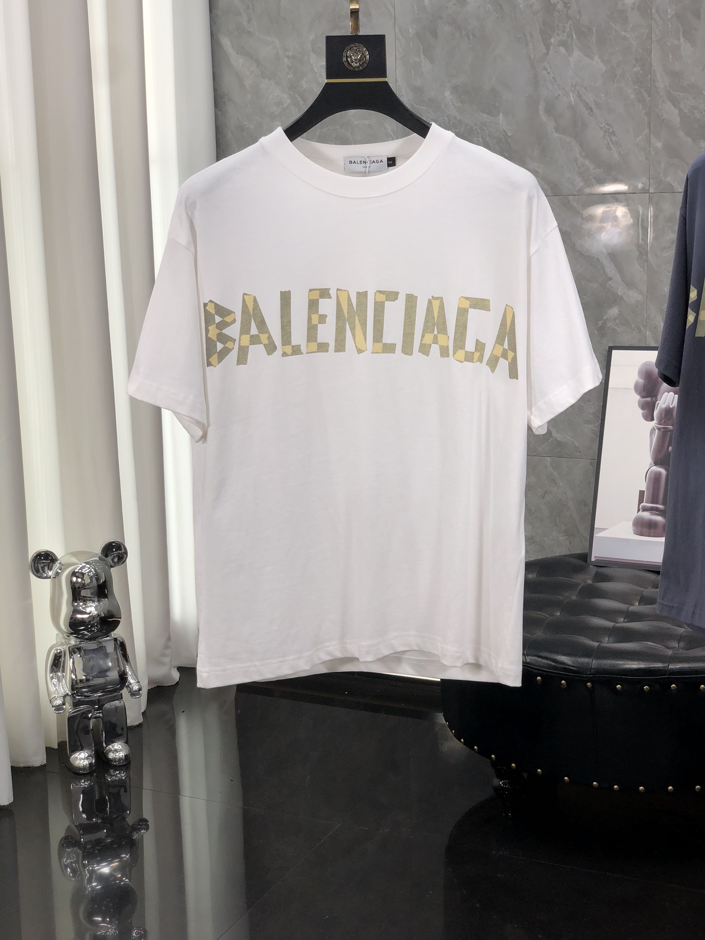 ★日本!!人気！2024 バレンシアガ 新作 半袖Tシャツ コピー 3色