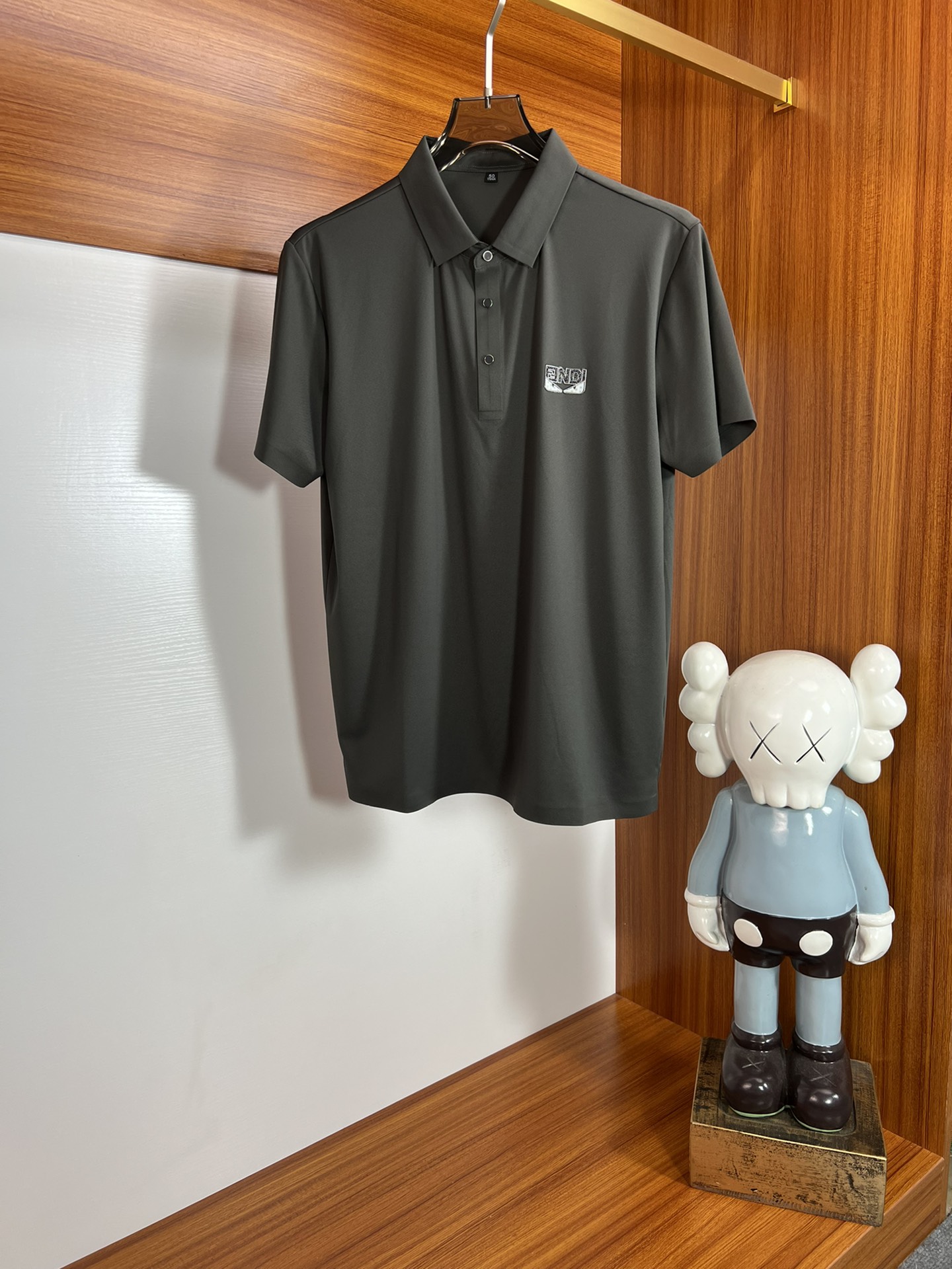 最安値挑戦 2024 フェンディ 新作 半袖Tシャツ 偽物 2色