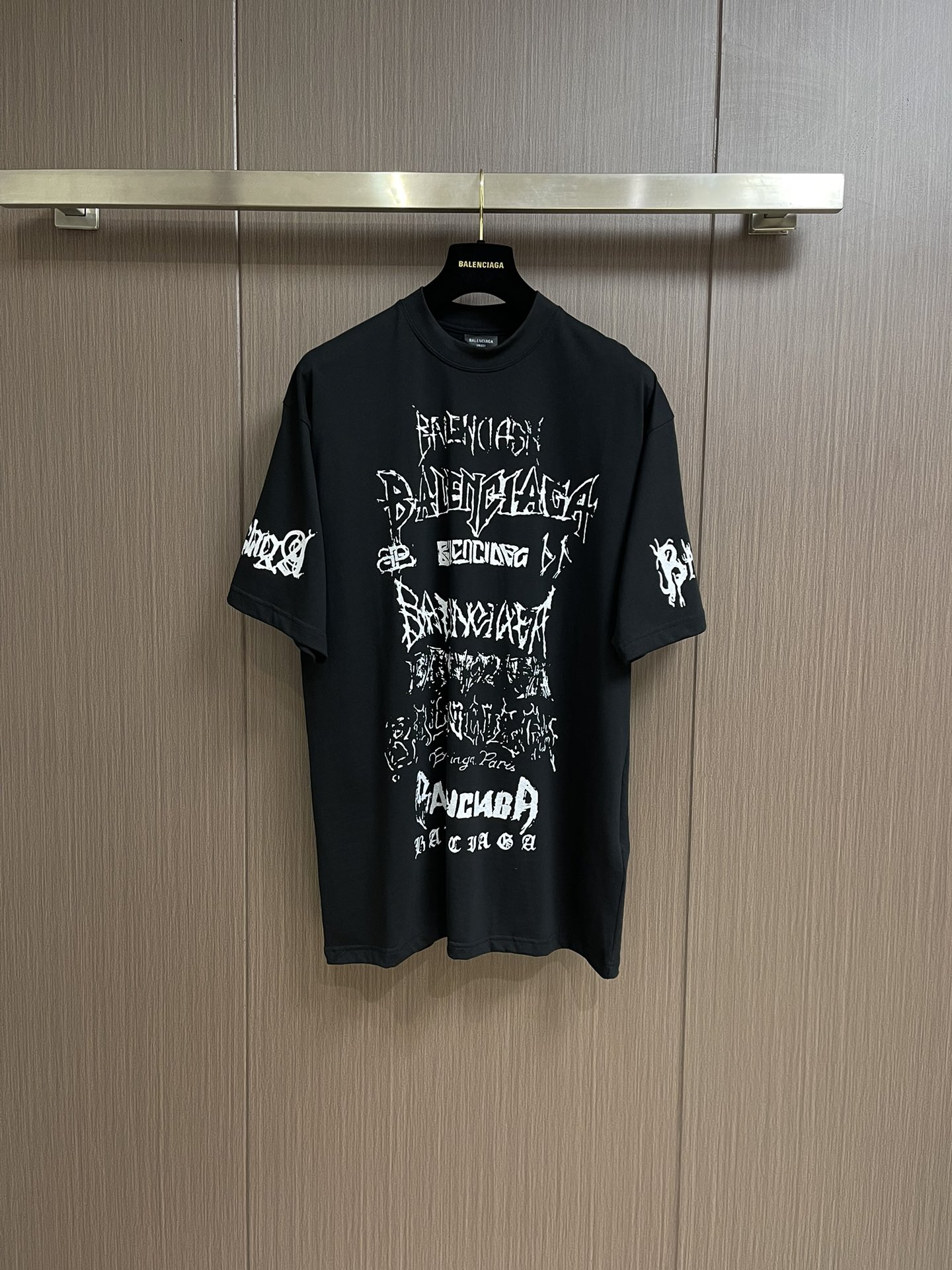 使い勝手良 2024 バレンシアガ 新作 半袖Tシャツ コピー