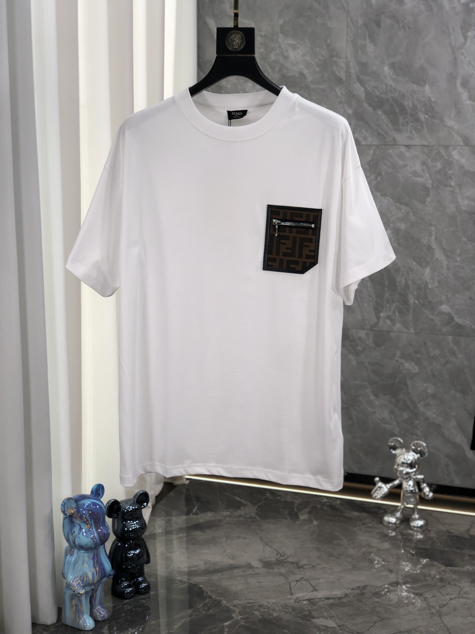 即発送！2024 フェンディ 新作 半袖Tシャツ コピー 2色
