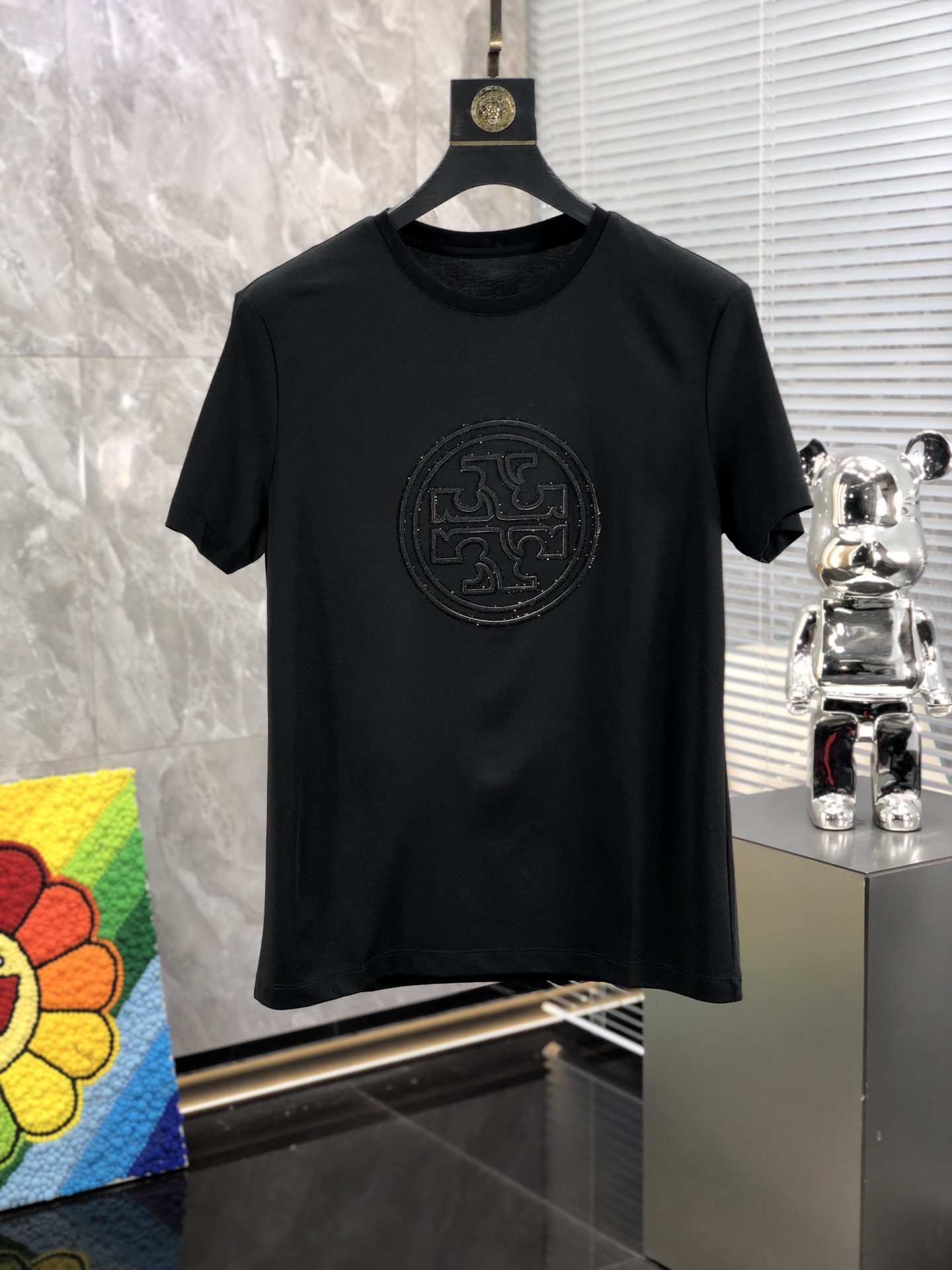 完売前に！2024 エルメス 新作 半袖Tシャツ 偽物