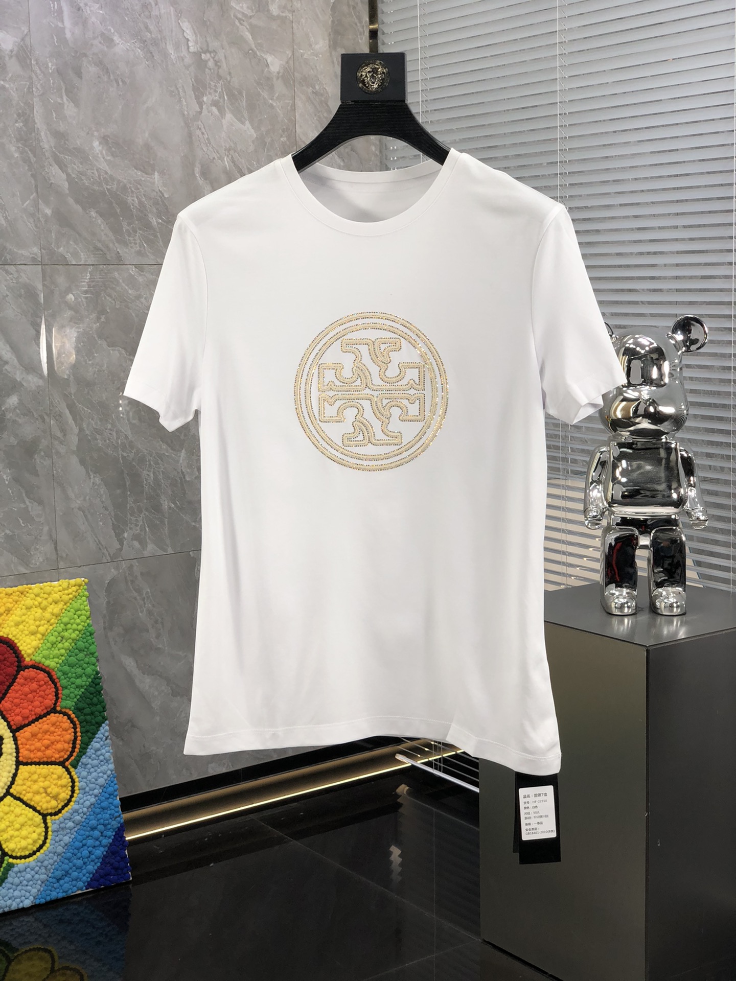 争奪戦 2024 エルメス 新作 半袖Tシャツ スーパーコピー