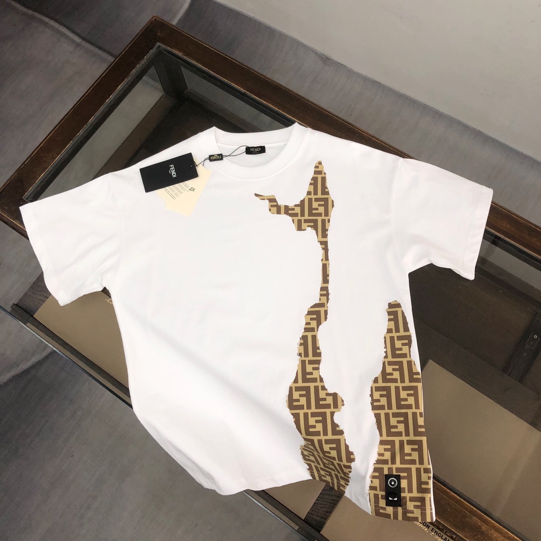 すぐ届く 2024 フェンディ 新作 半袖Tシャツ スーパーコピー