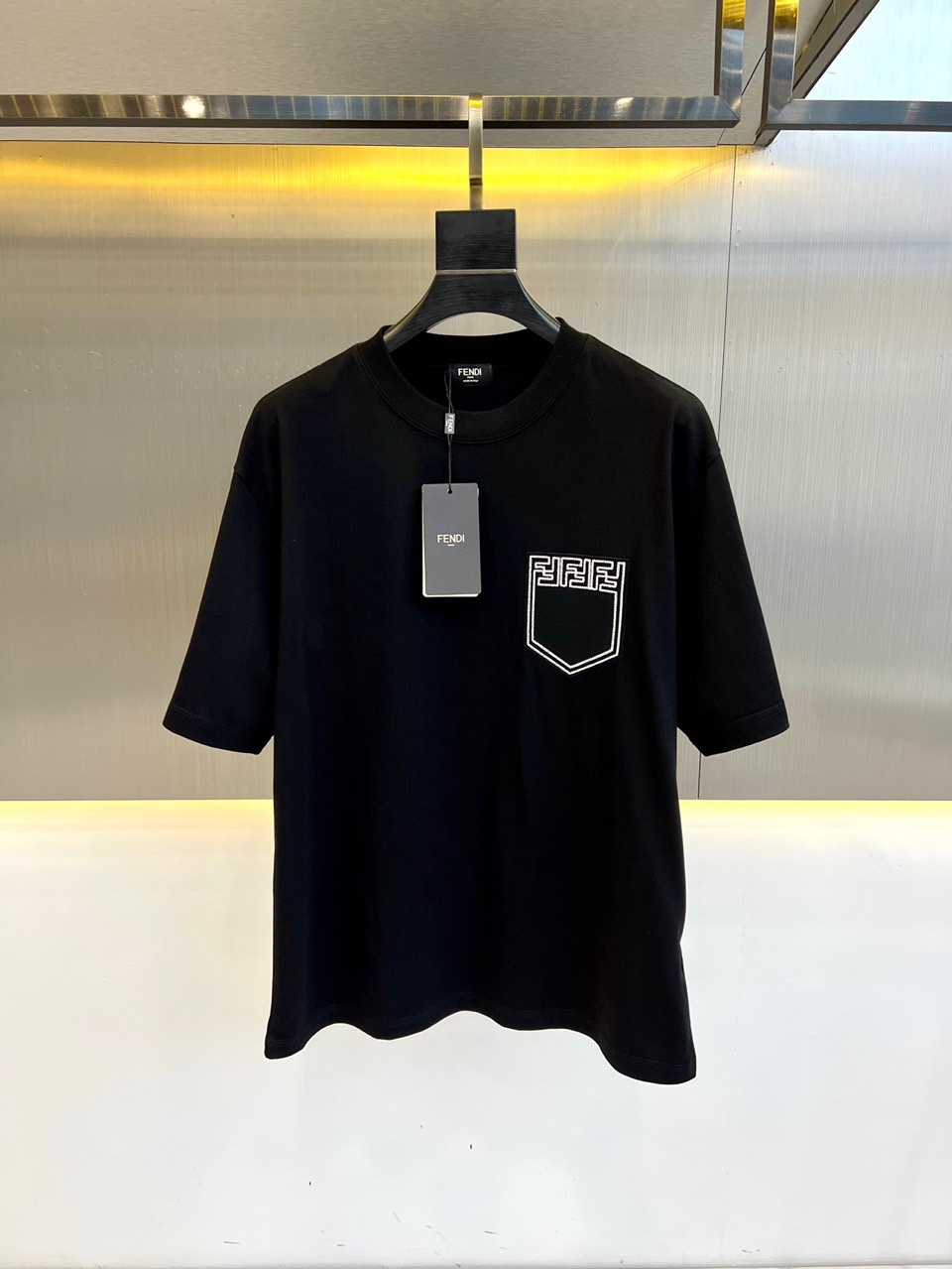 完売前に！2024 フェンディ 新作 半袖Tシャツ スーパーコピー