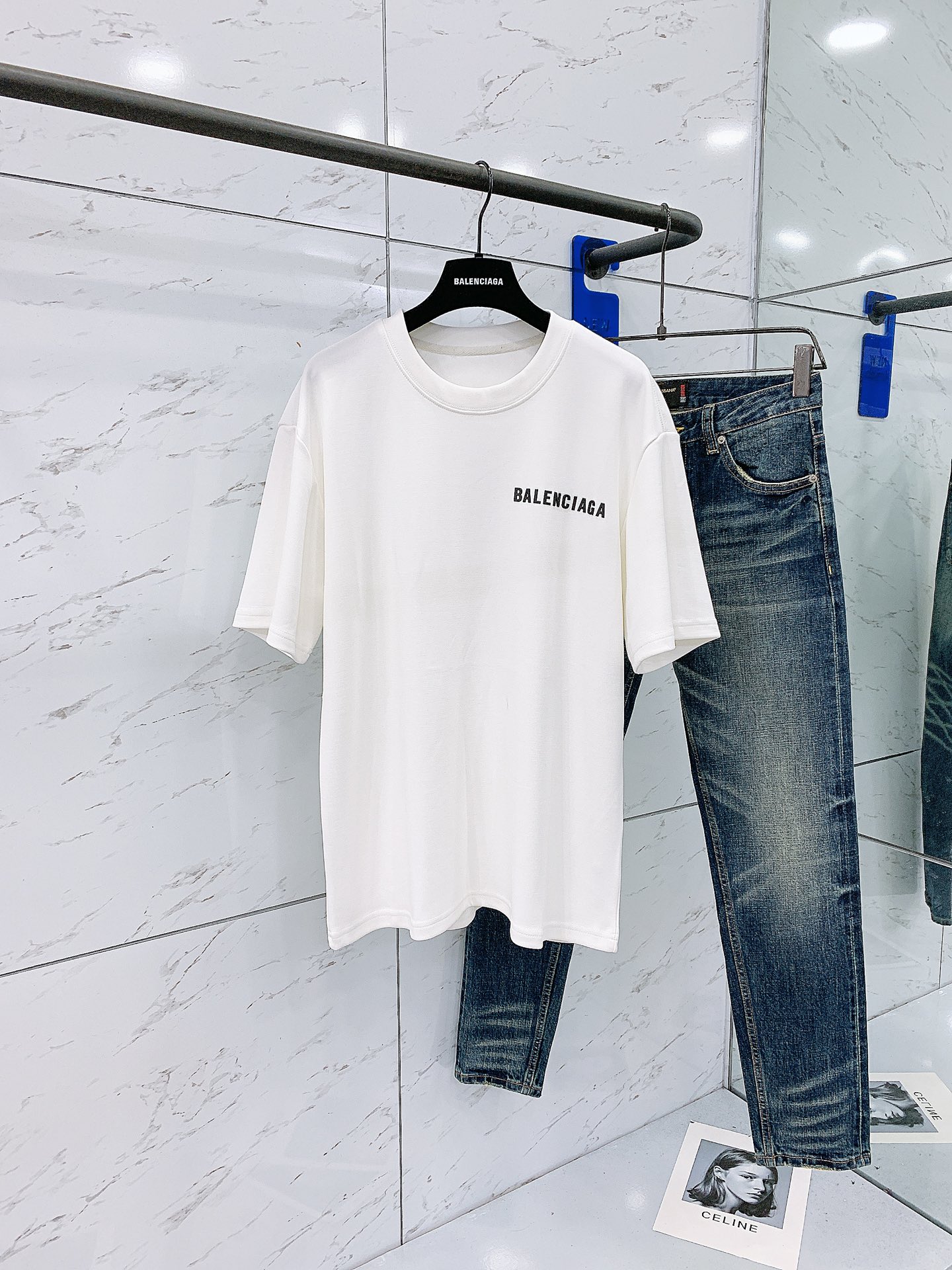 累積売上総額第１位！2024 バレンシアガ 新作 半袖Tシャツ 偽物