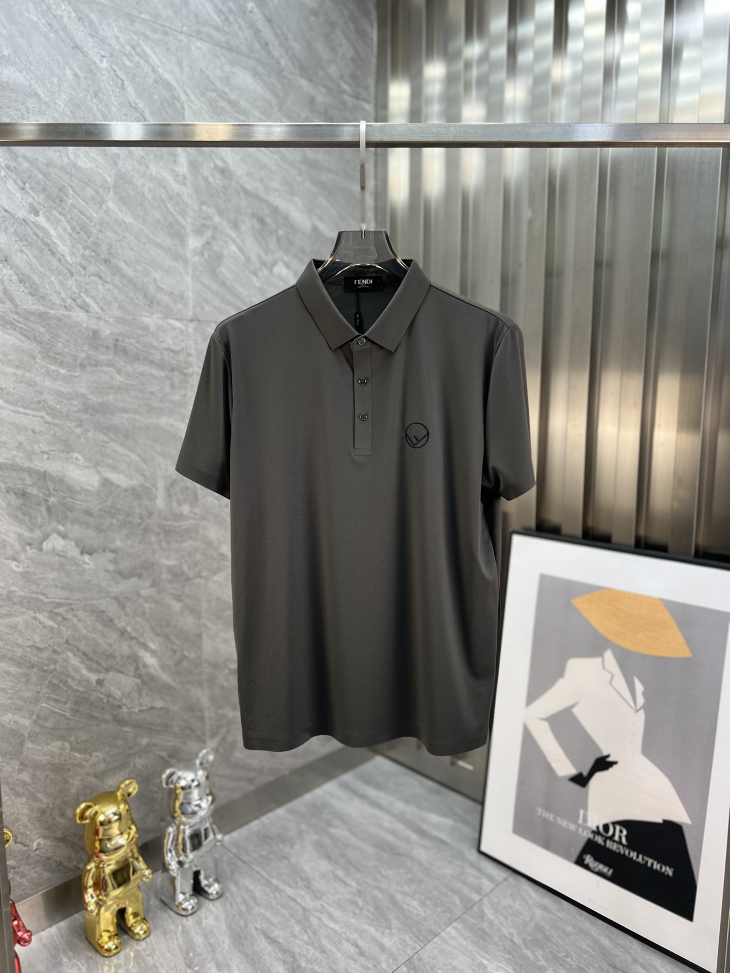 定番人気！2024 フェンディ 新作 半袖Tシャツ コピー 2色