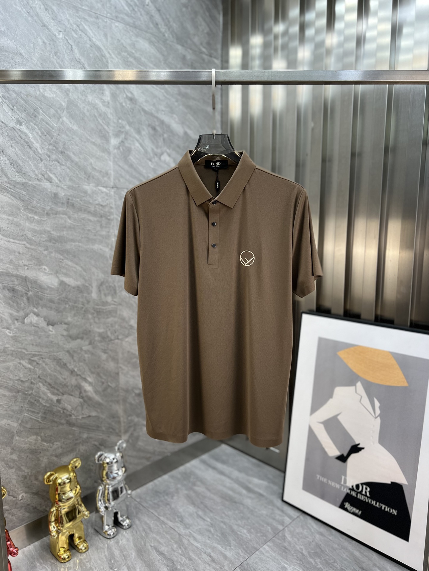 即発送！2024 フェンディ 新作 半袖Tシャツ スーパーコピー 2色