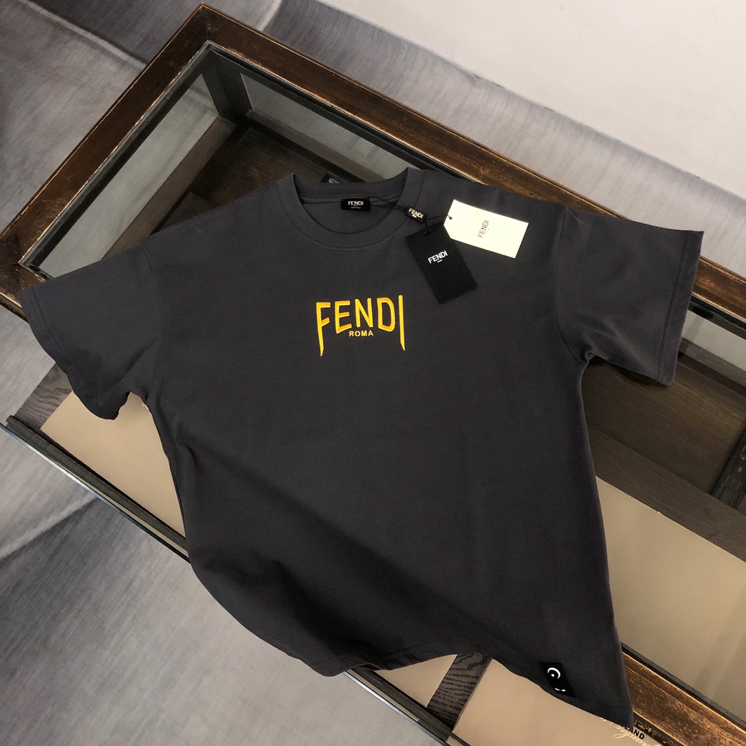 人気No1★ 2024 フェンディ 新作 半袖Tシャツ コピー