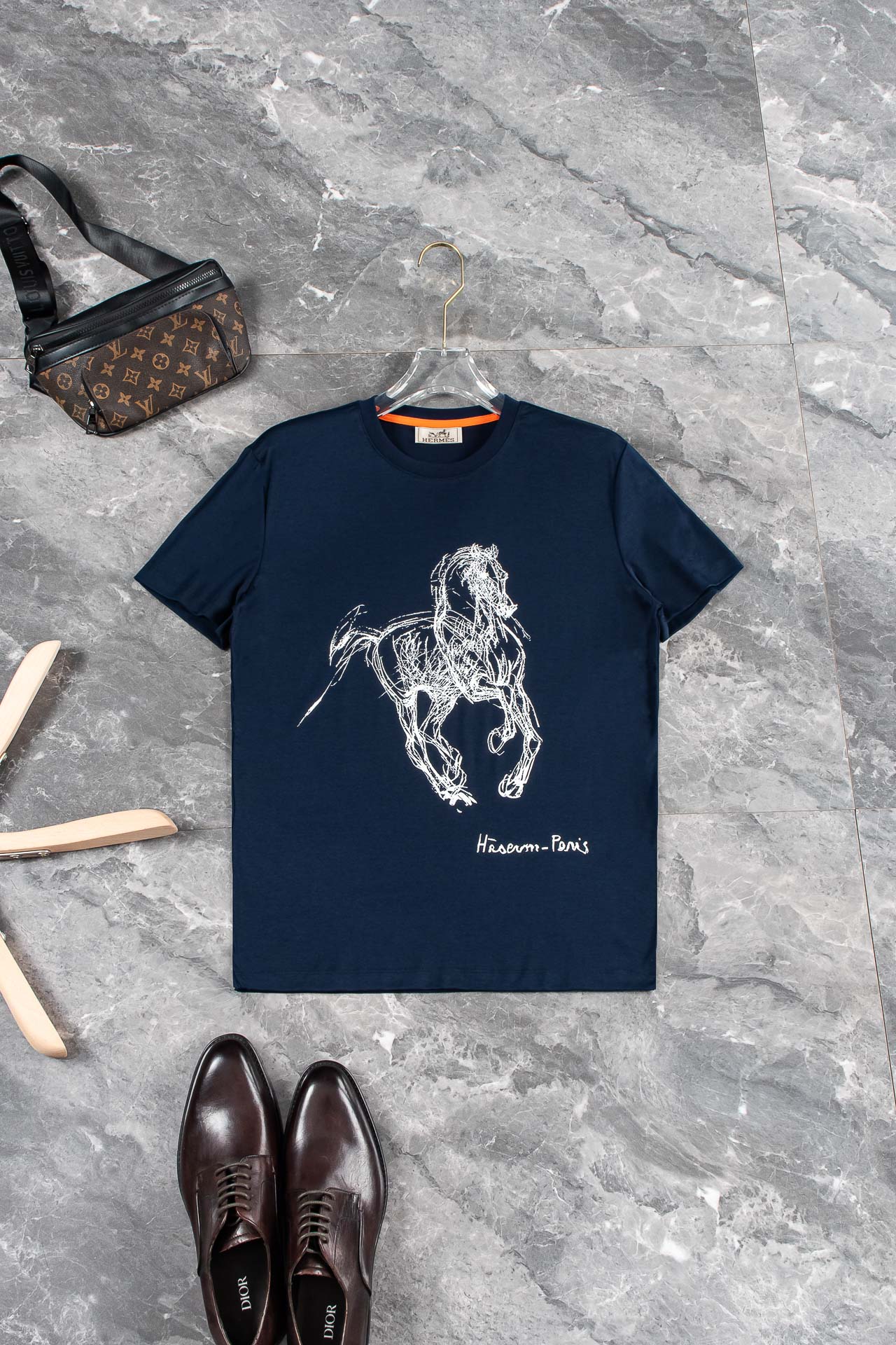 絶対欲しい！2024 エルメス 新作 半袖Tシャツ 偽物
