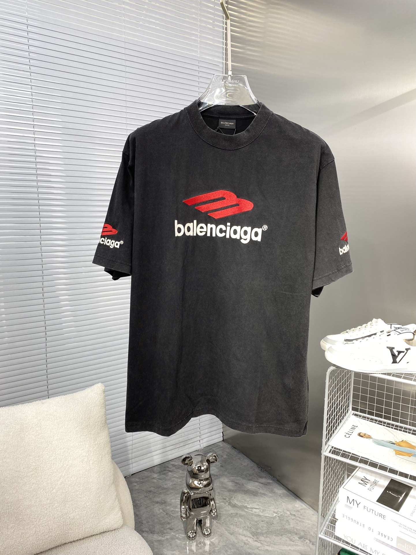 【即発】★ 2024 バレンシアガ 新作 半袖Tシャツ スーパーコピー